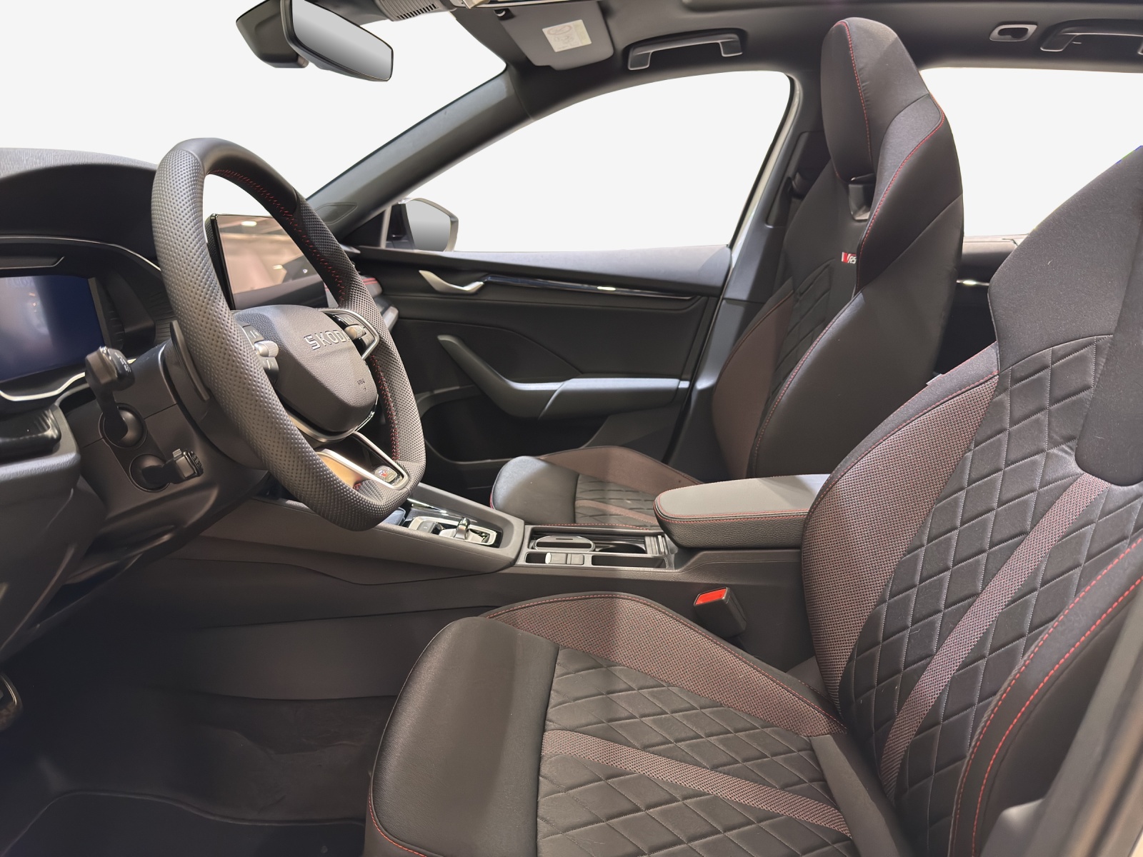 SKODA Octavia Combi 2.0 TSI DSG RS-image-7