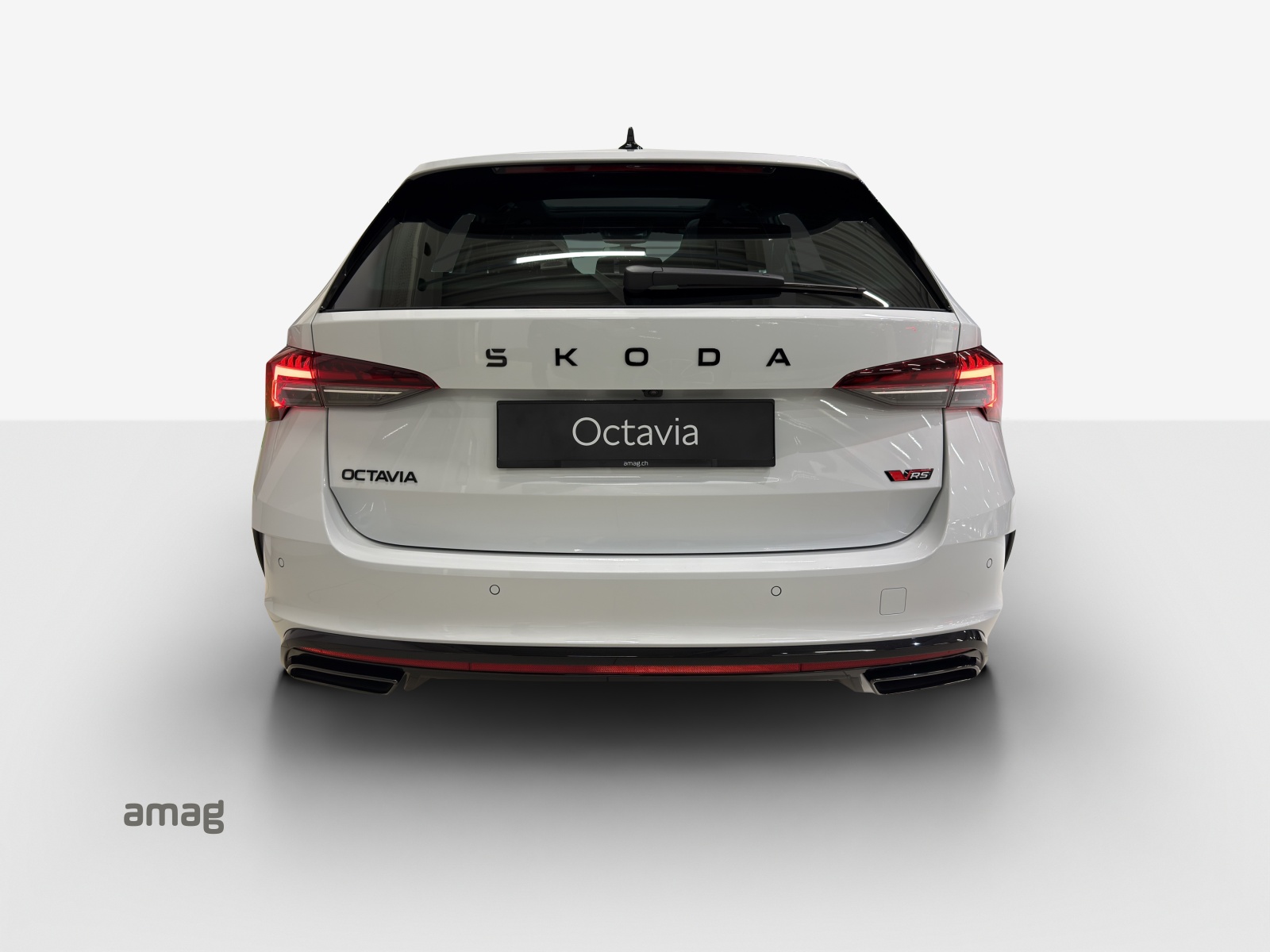 SKODA Octavia Combi 2.0 TSI DSG RS-image-3