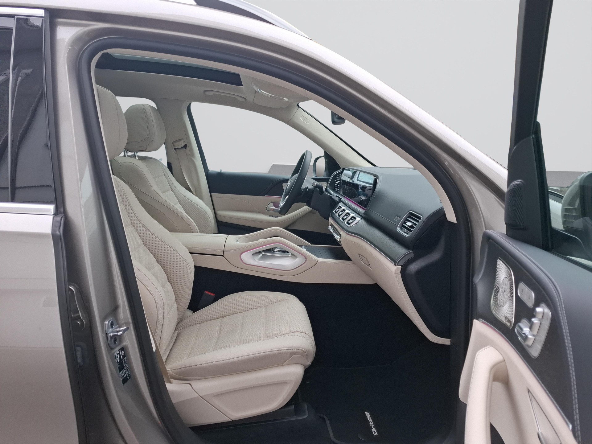 MERCEDES-BENZ GLS 400 d 4MATIC AMG Line-image-6