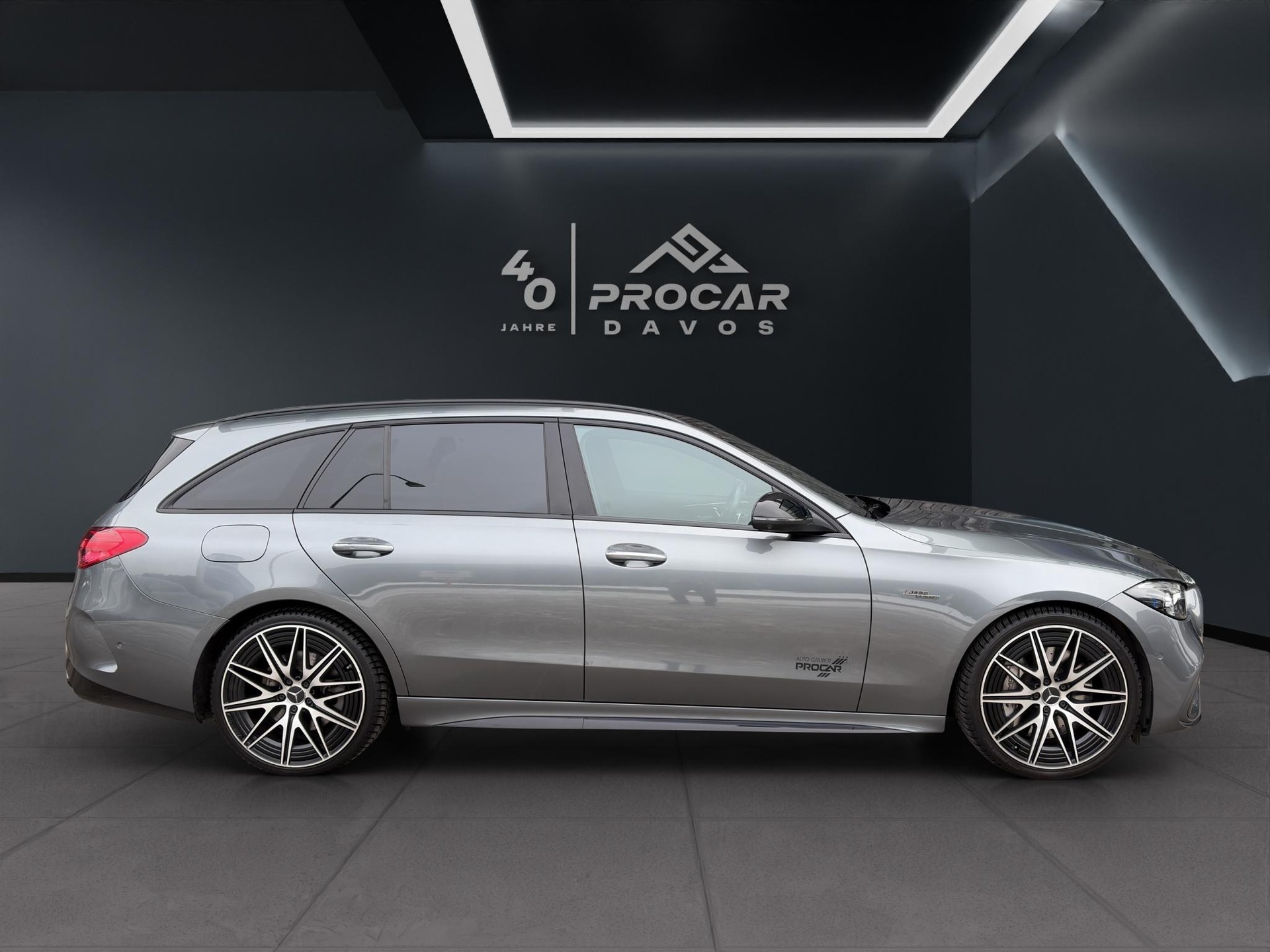 MERCEDES-BENZ C 43 AMG 4matic Kombi-image-1