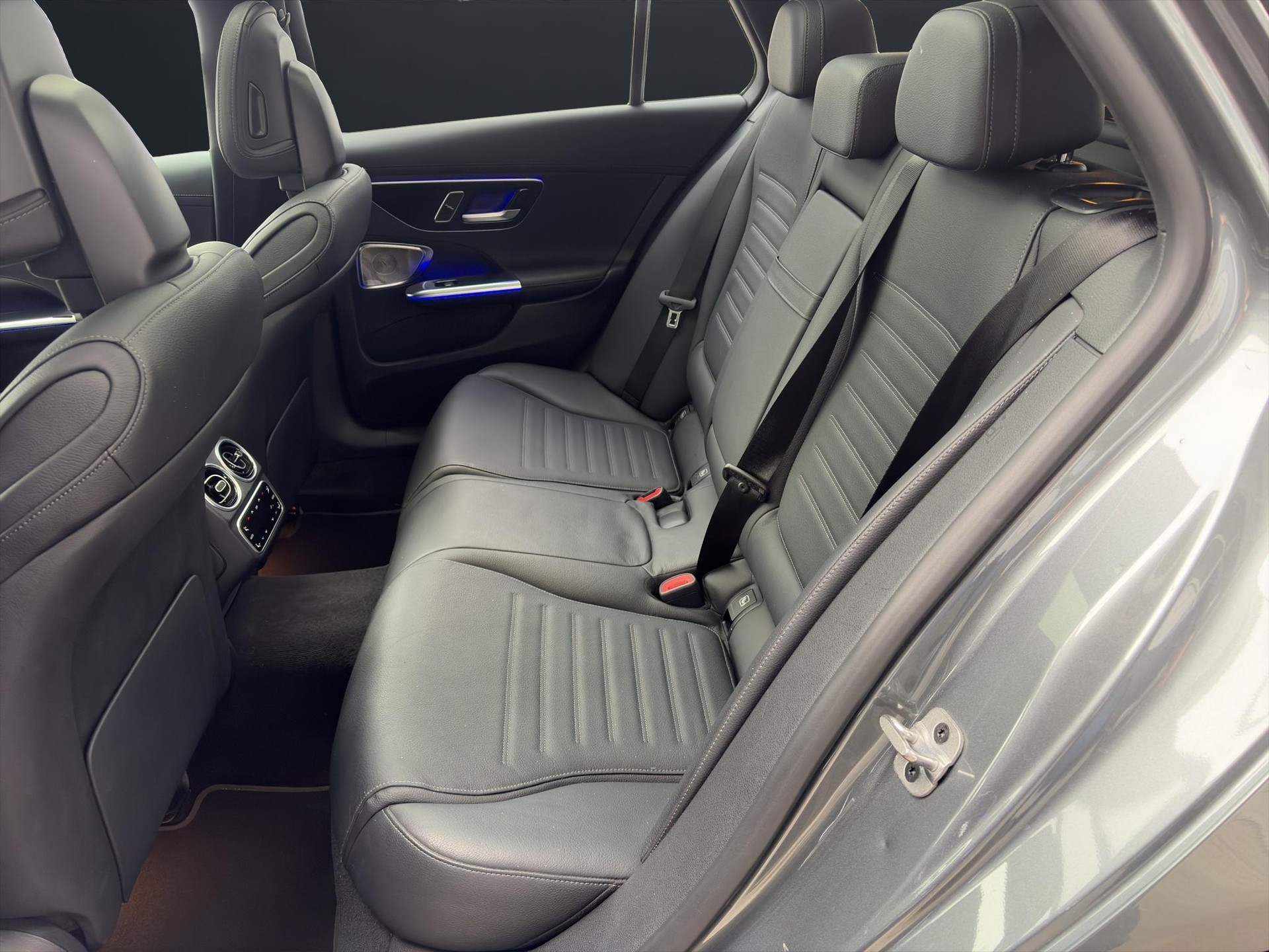 MERCEDES-BENZ C 43 AMG 4matic Kombi-image-7