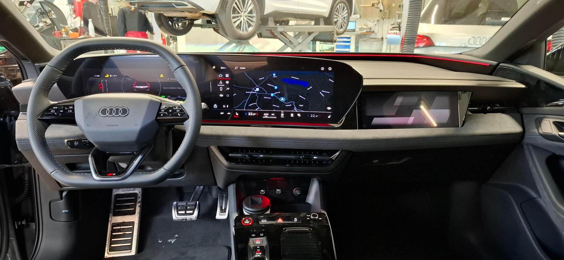 AUDI S6 Avant e-tron quattro-image-11