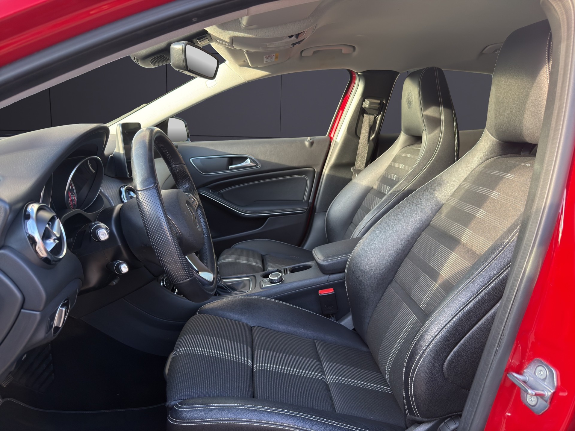 MERCEDES-BENZ GLA 200 Night Star-image-5