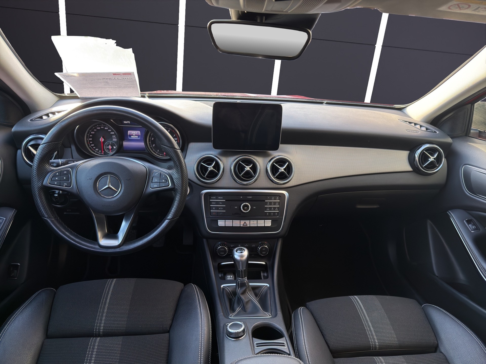 MERCEDES-BENZ GLA 200 Night Star-image-7