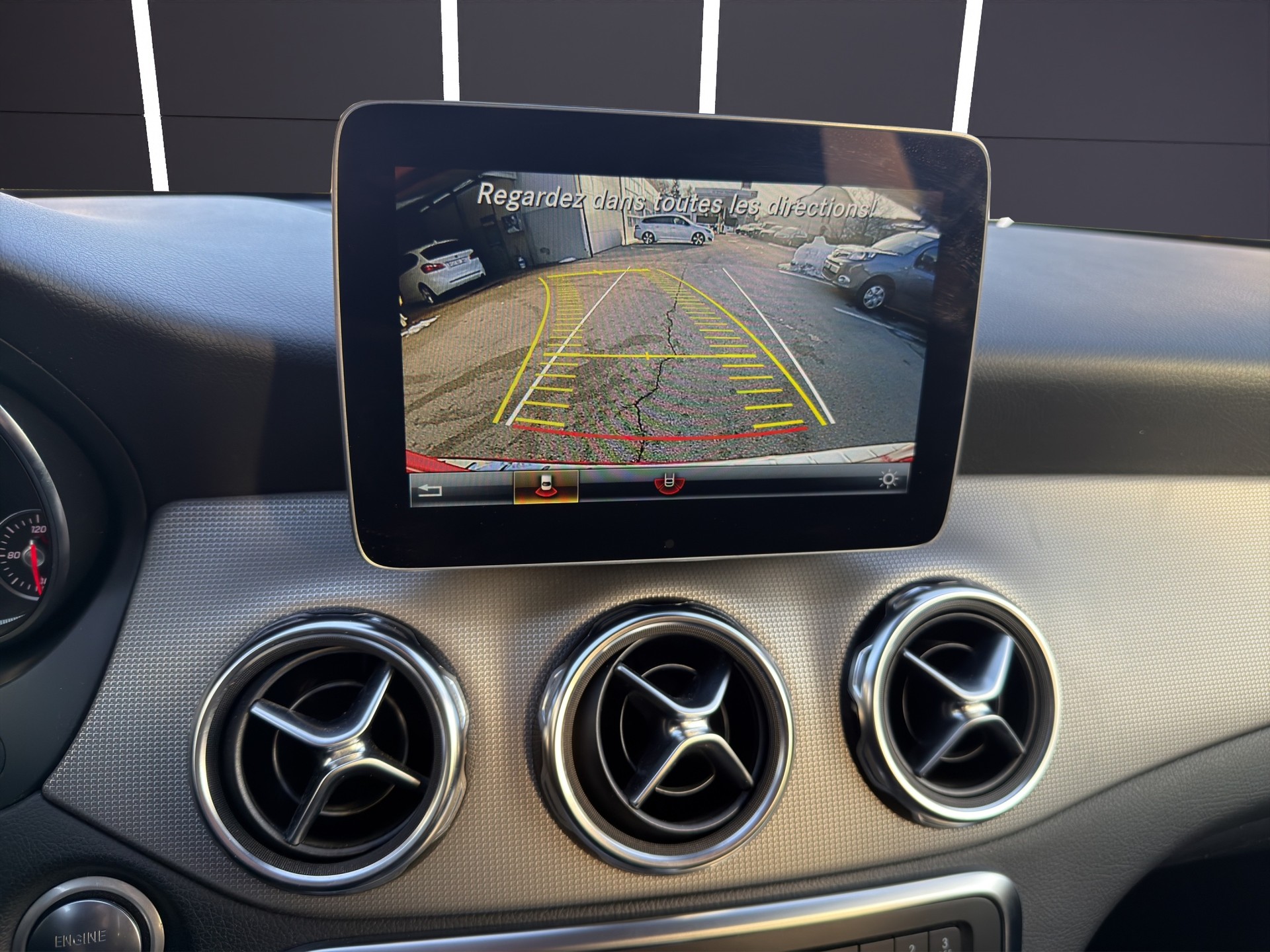 MERCEDES-BENZ GLA 200 Night Star-image-9