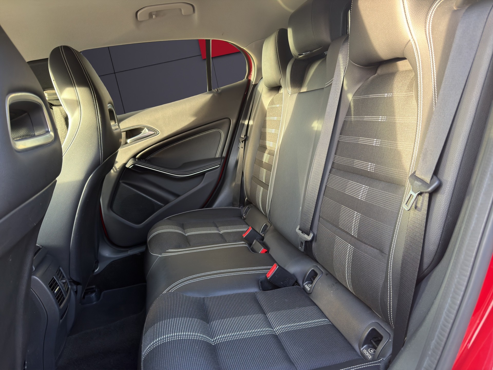 MERCEDES-BENZ GLA 200 Night Star-image-6