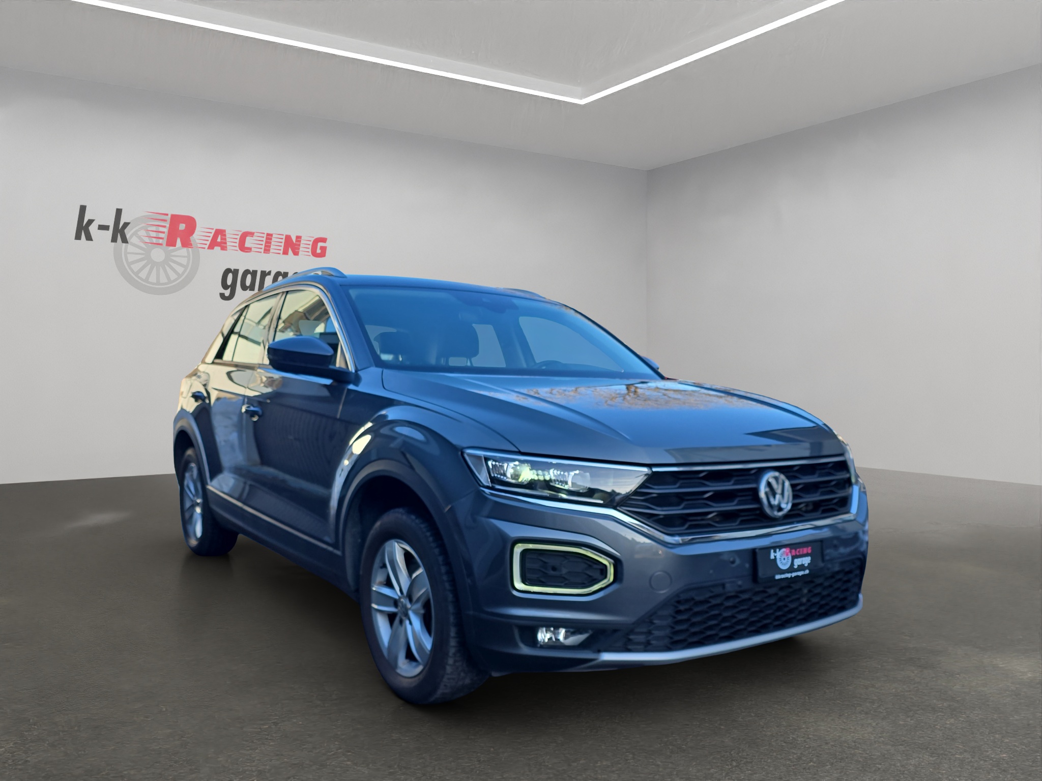 VW T-Roc 2.0 TSI Advance (SUV / Geländewagen) VW VW T-Roc 2.0 TSI Advance (SUV / Geländewagen)