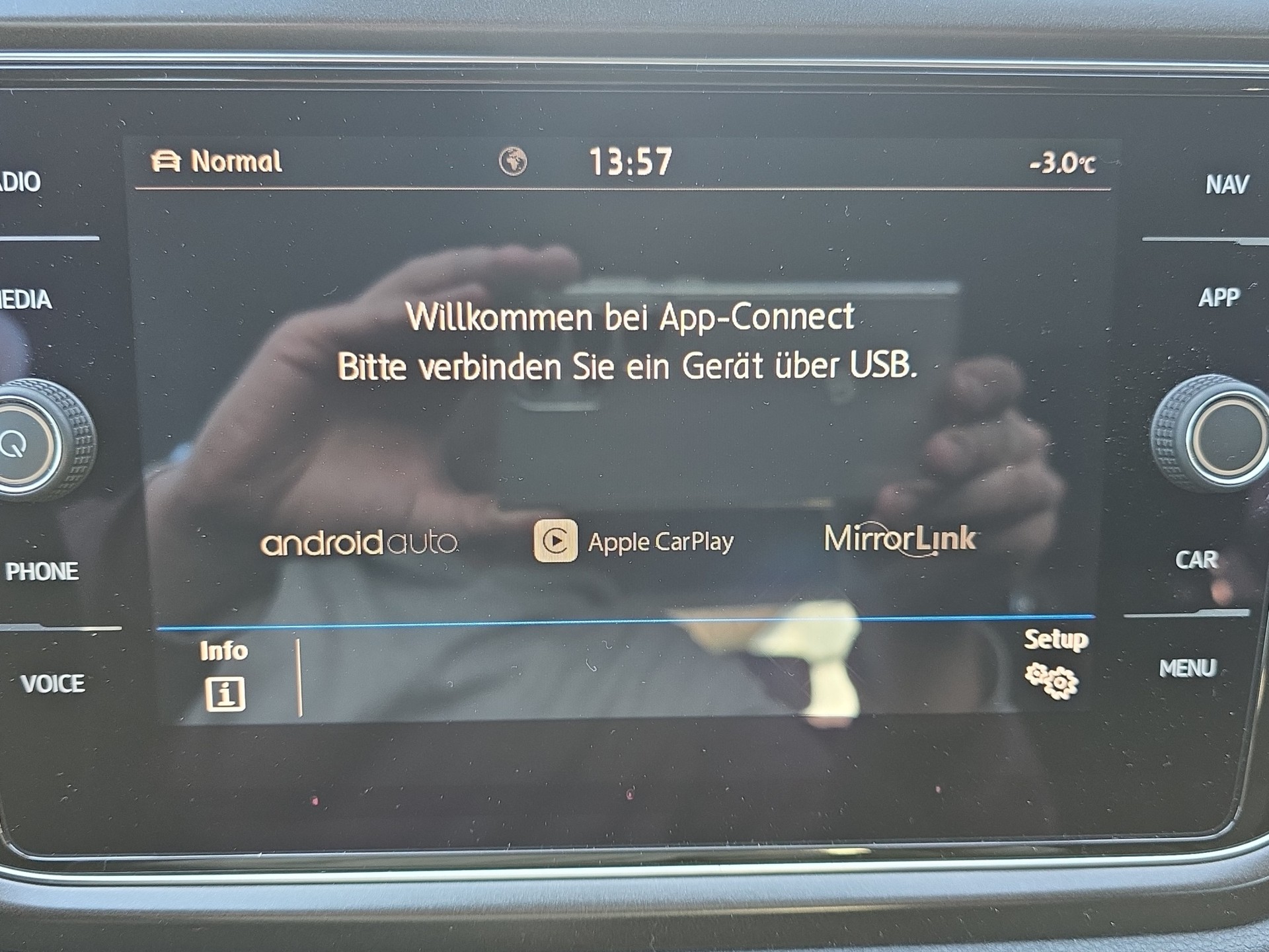 VW T-Roc 2.0 TSI Advance DSG 4Motion-image-12