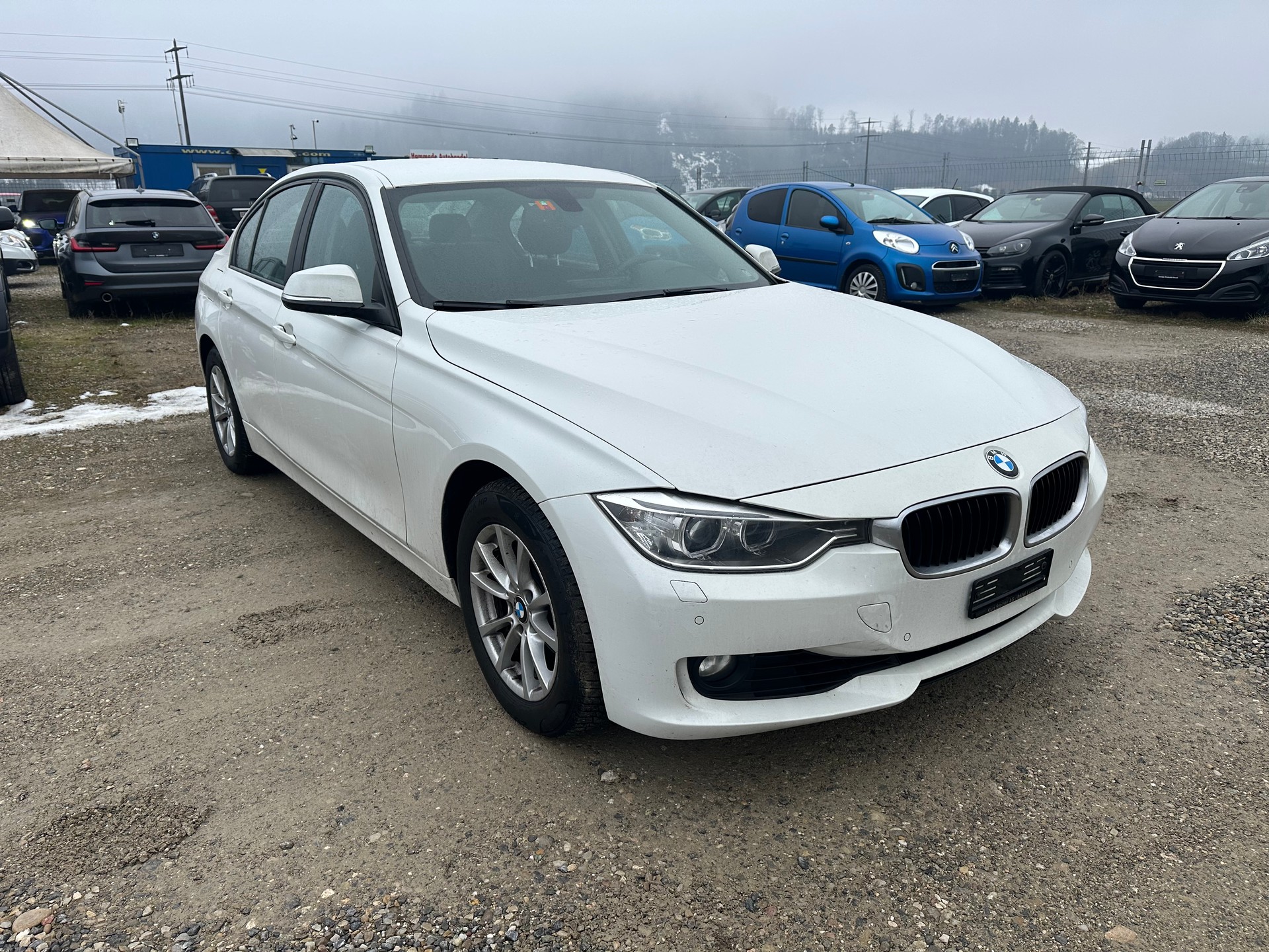 BMW 320i xDrive Steptronic-image-2