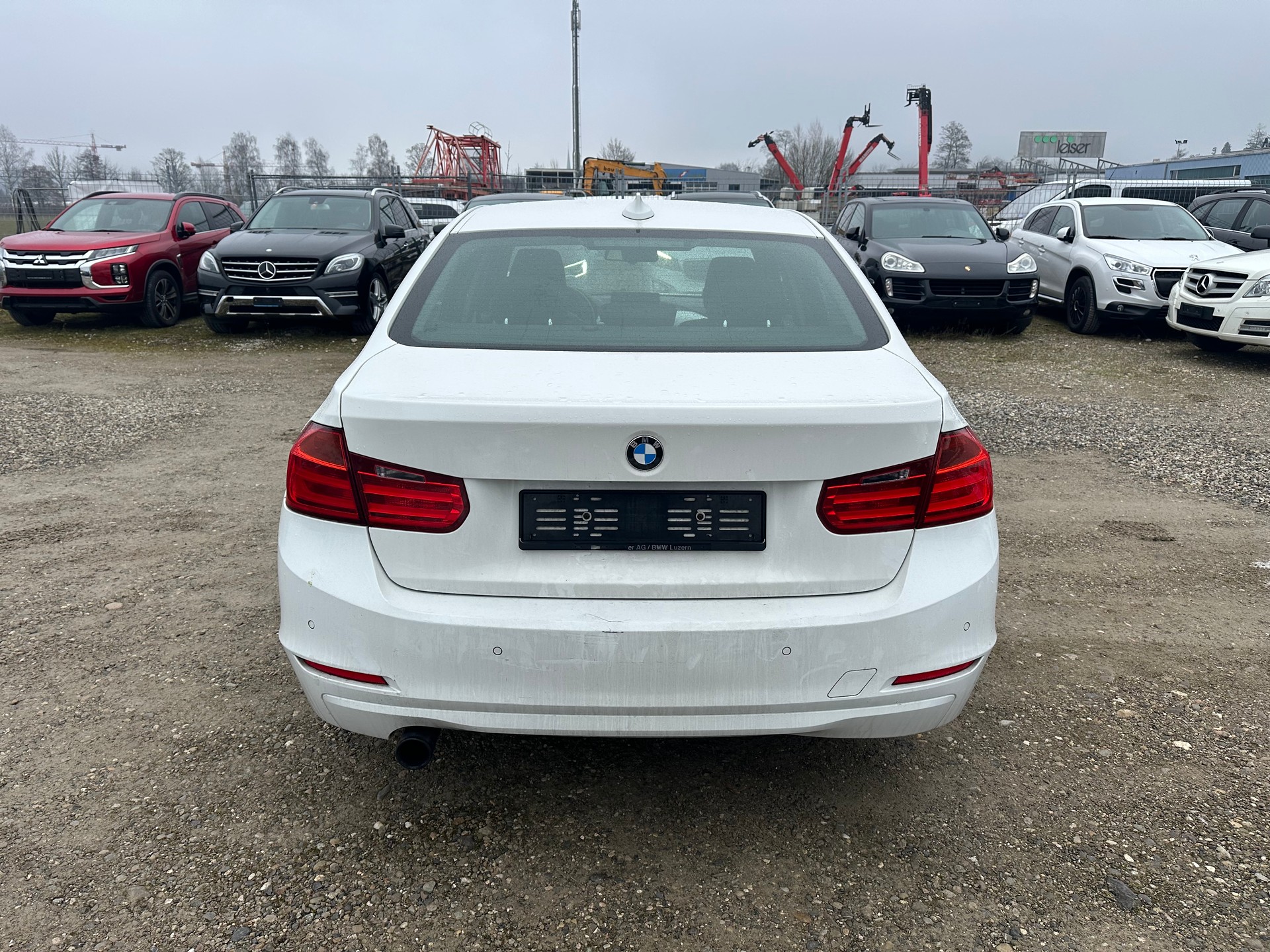 BMW 320i xDrive Steptronic-image-4