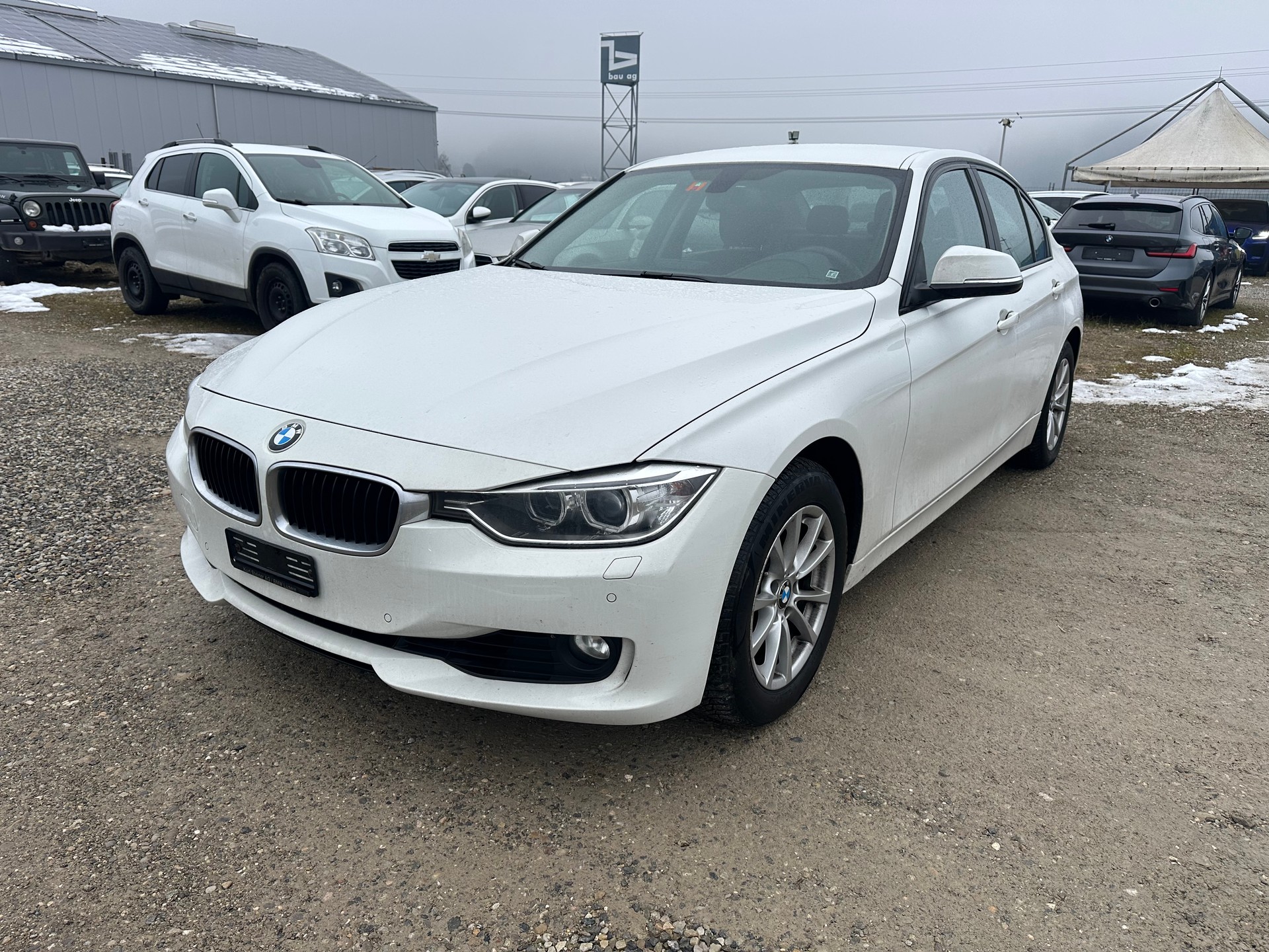 BMW 320i xDrive Steptronic-image-0