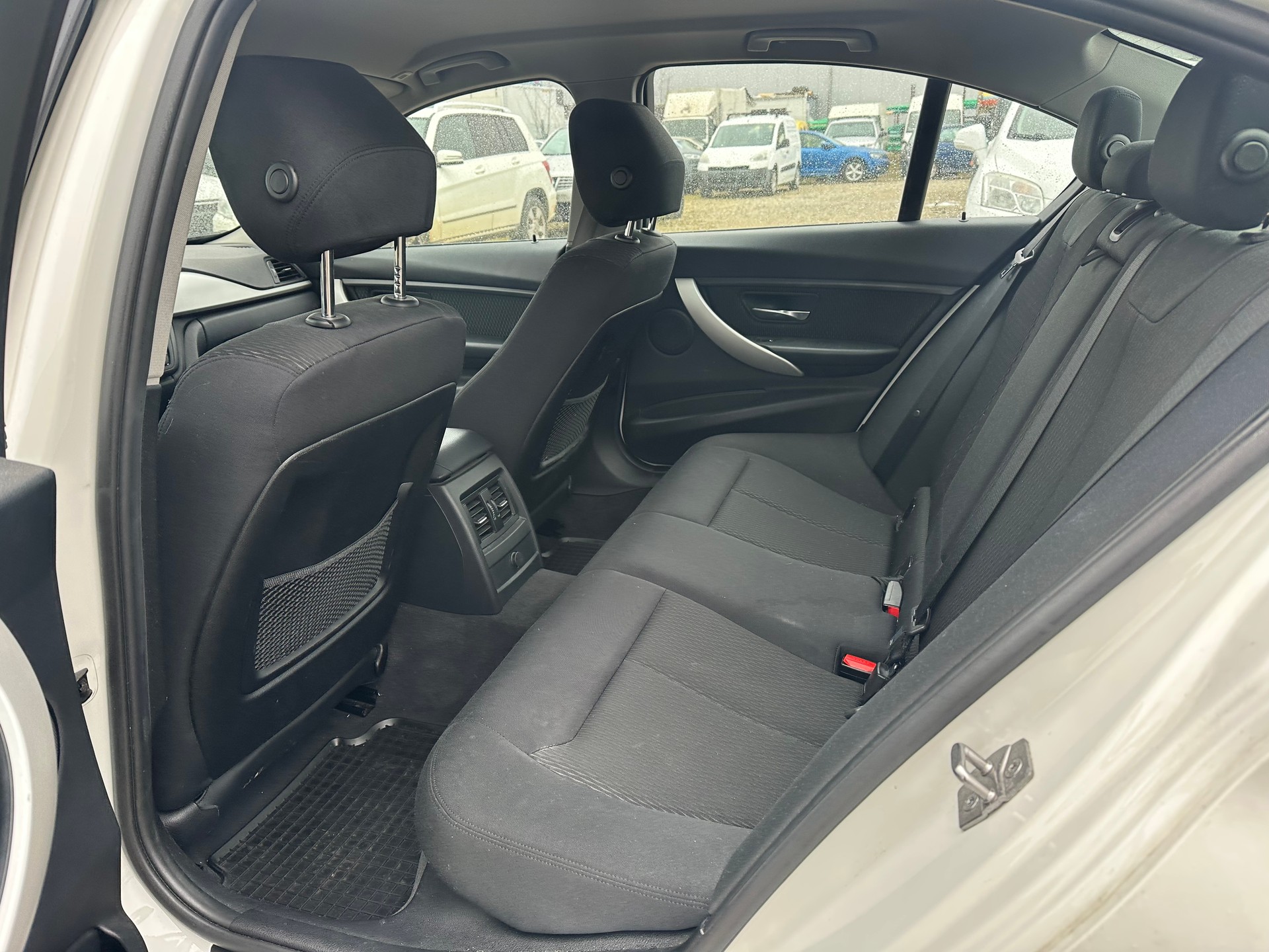 BMW 320i xDrive Steptronic-image-9