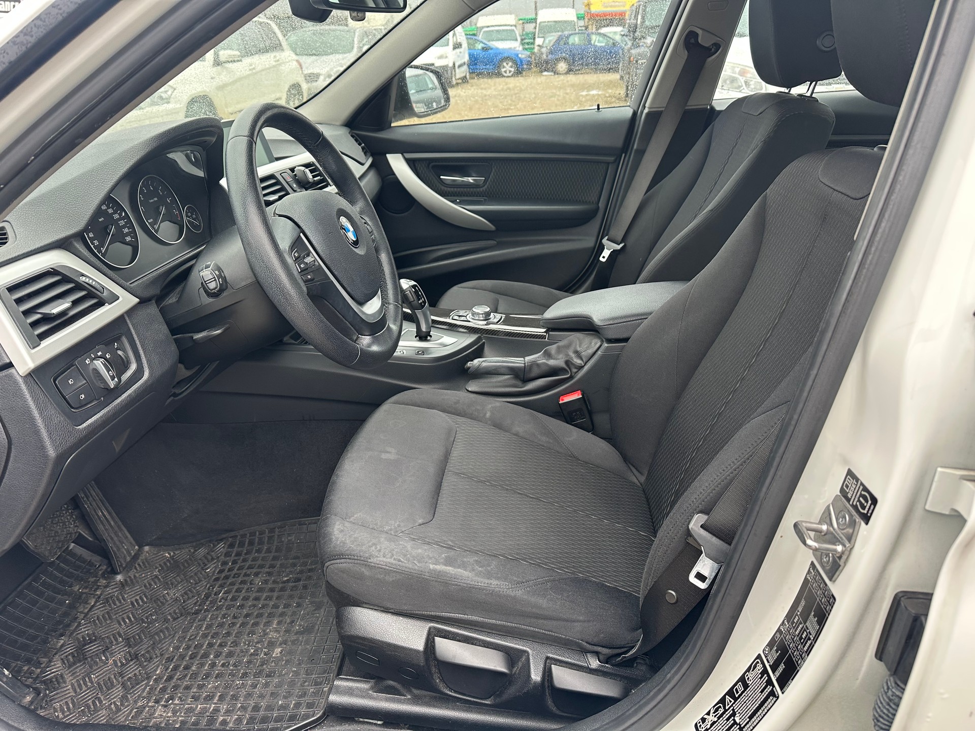 BMW 320i xDrive Steptronic-image-7