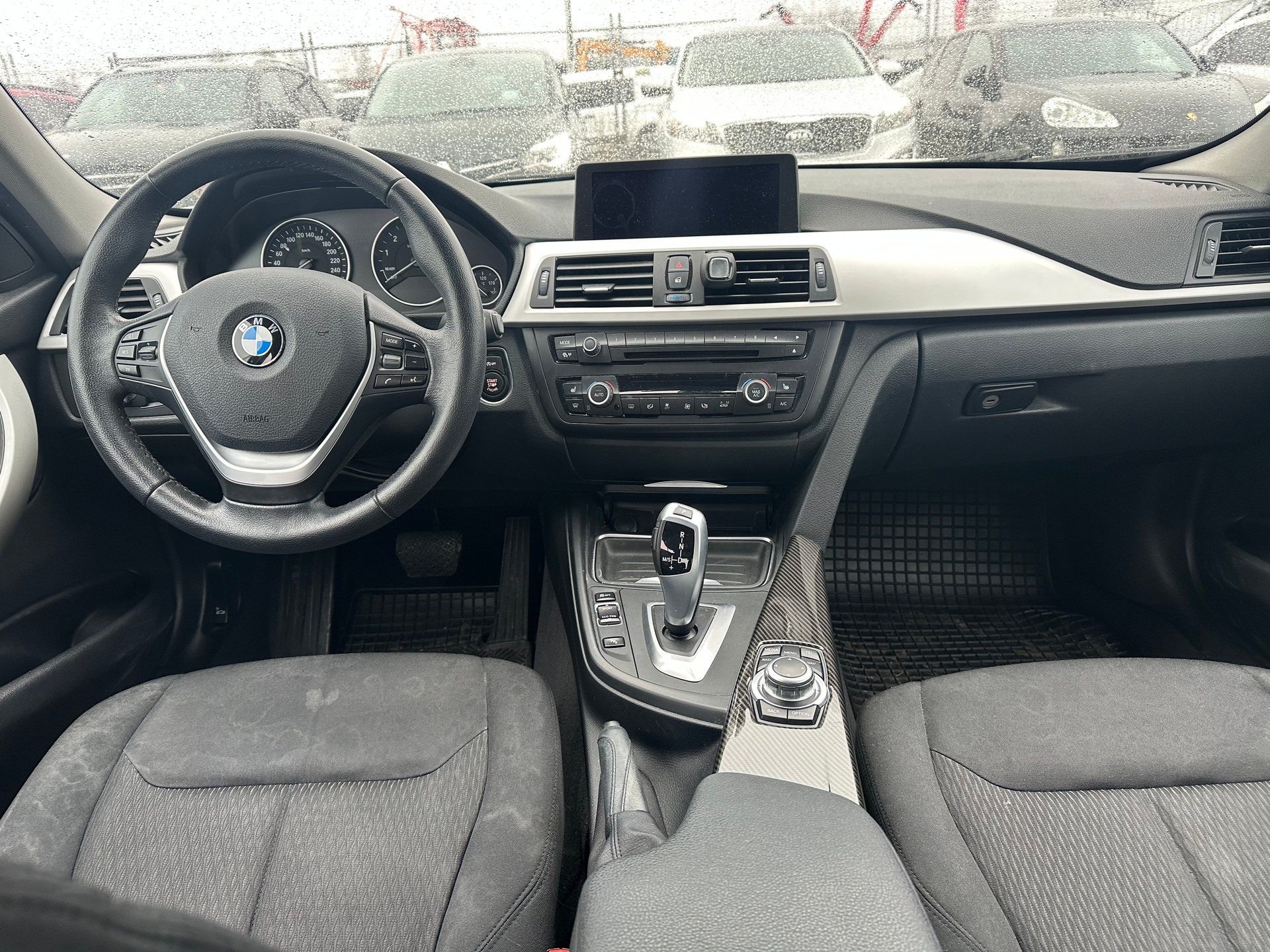 BMW 320i xDrive Steptronic-image-8