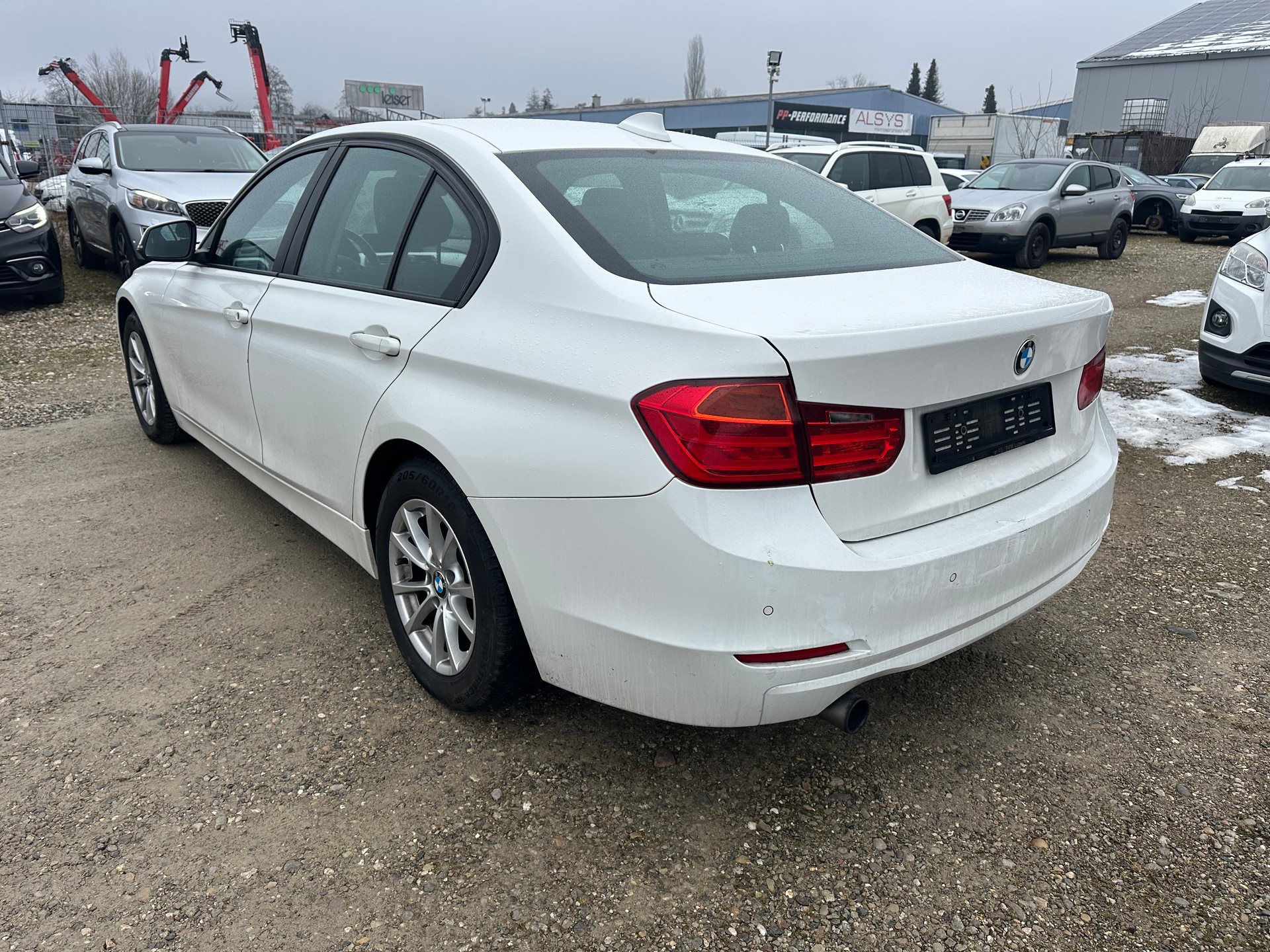 BMW 320i xDrive Steptronic-image-5