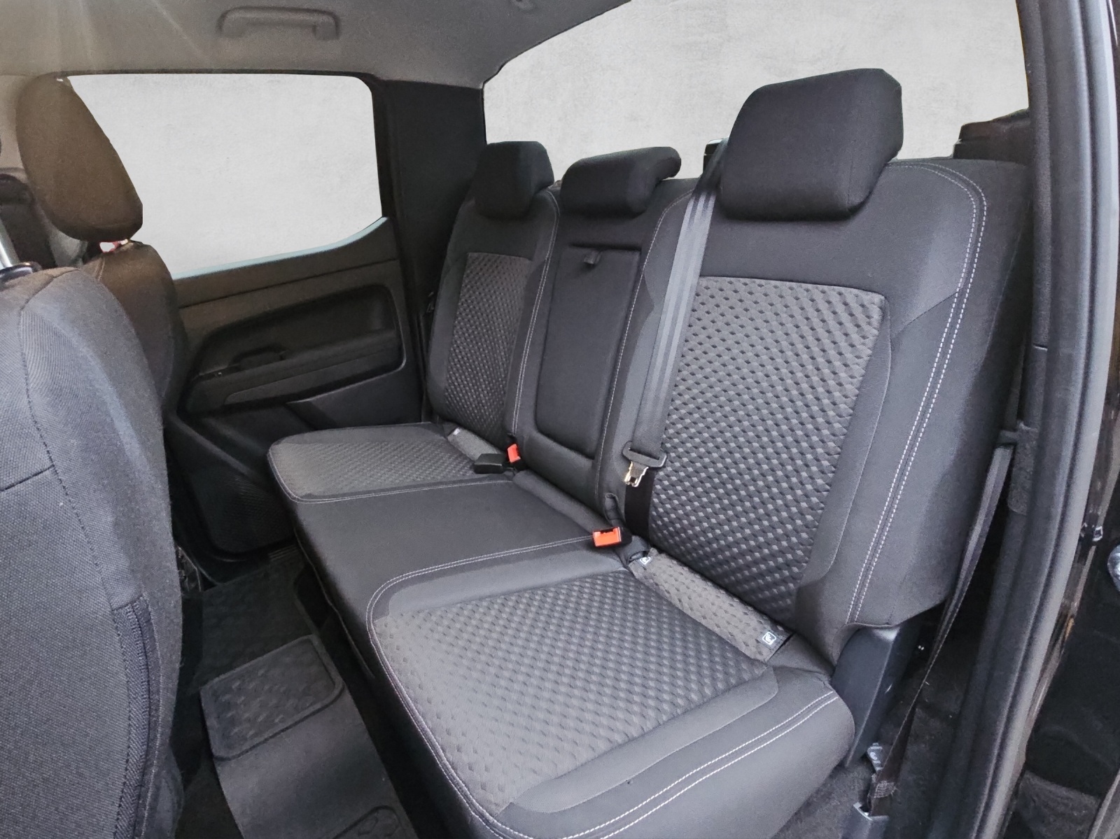 VW Amarok 2.0TDI Life-image-9