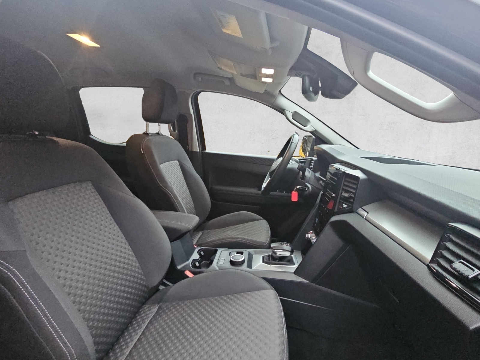 VW Amarok 2.0TDI Life-image-12