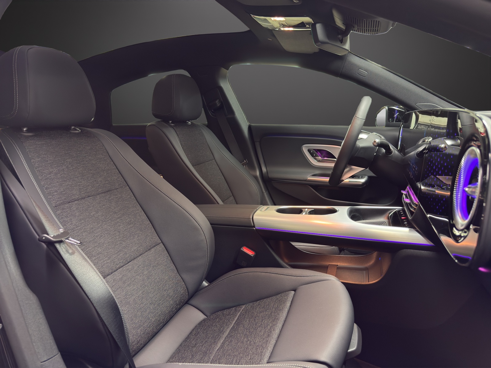MERCEDES-BENZ CLA 200 8G-DCT-image-11
