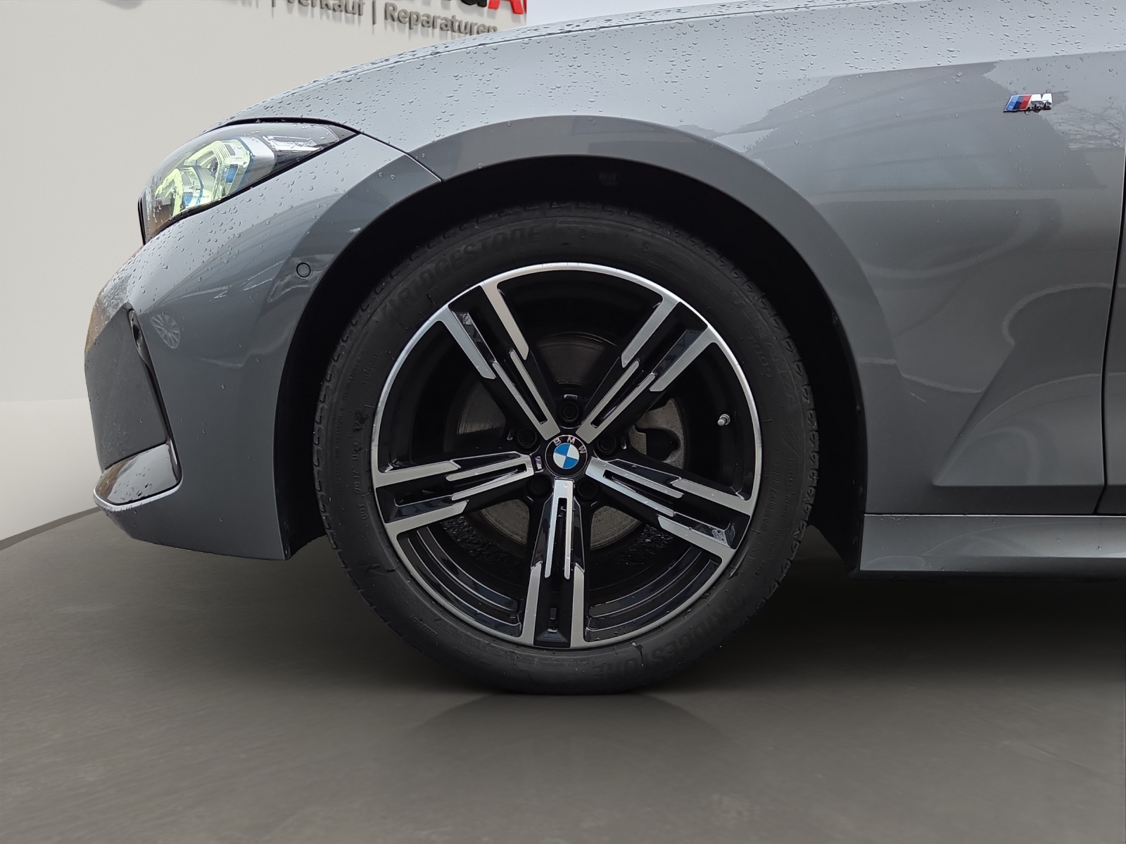BMW 320d xDrive 48V Touring Steptronic M Sport-image-5