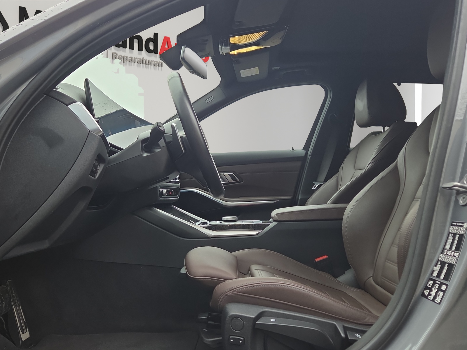 BMW 320d xDrive 48V Touring Steptronic M Sport-image-8