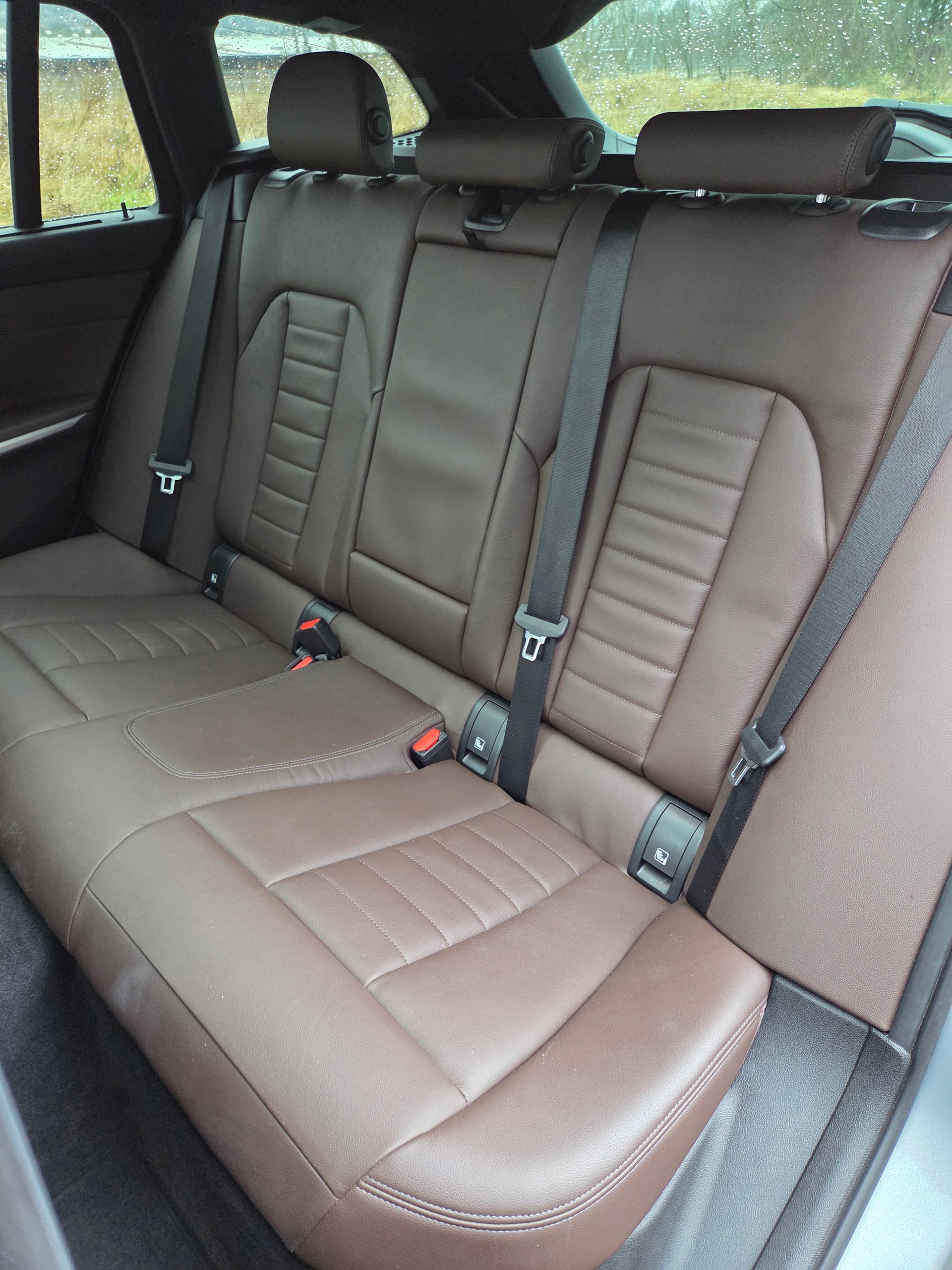 BMW 320d xDrive 48V Touring Steptronic M Sport-image-9