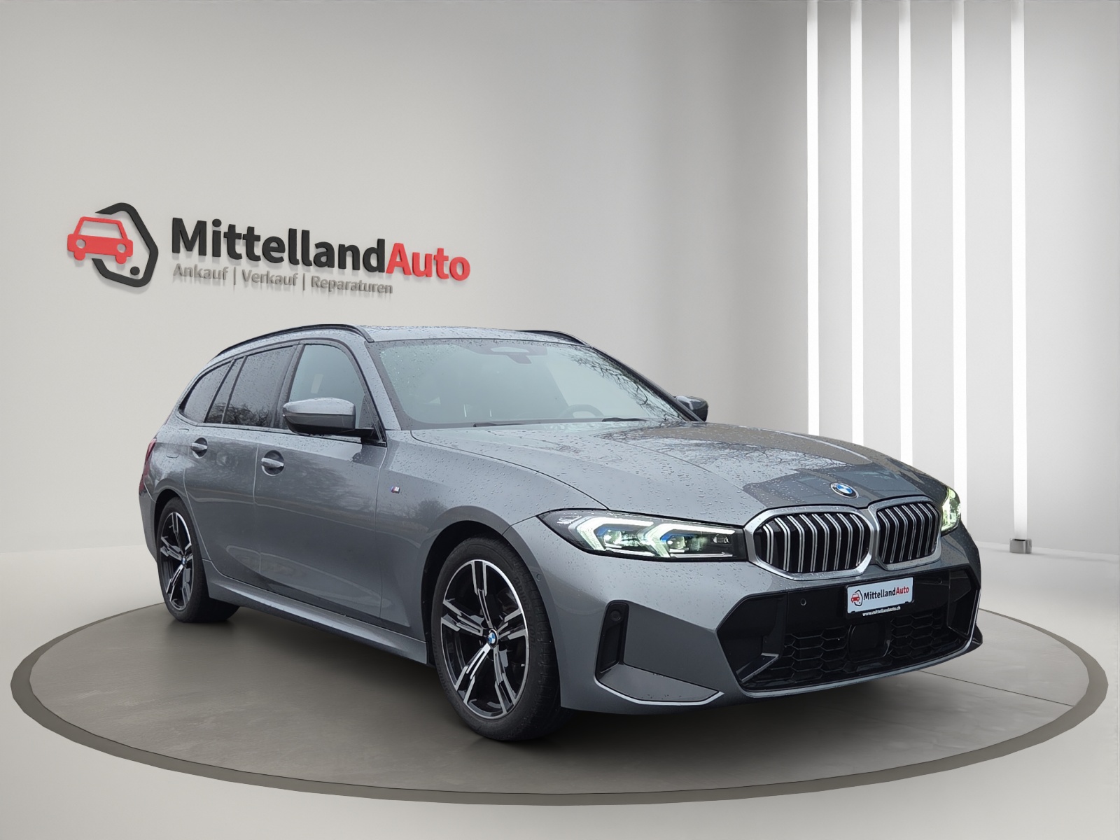 BMW 320d xDrive 48V Touring Steptronic M Sport-image-2