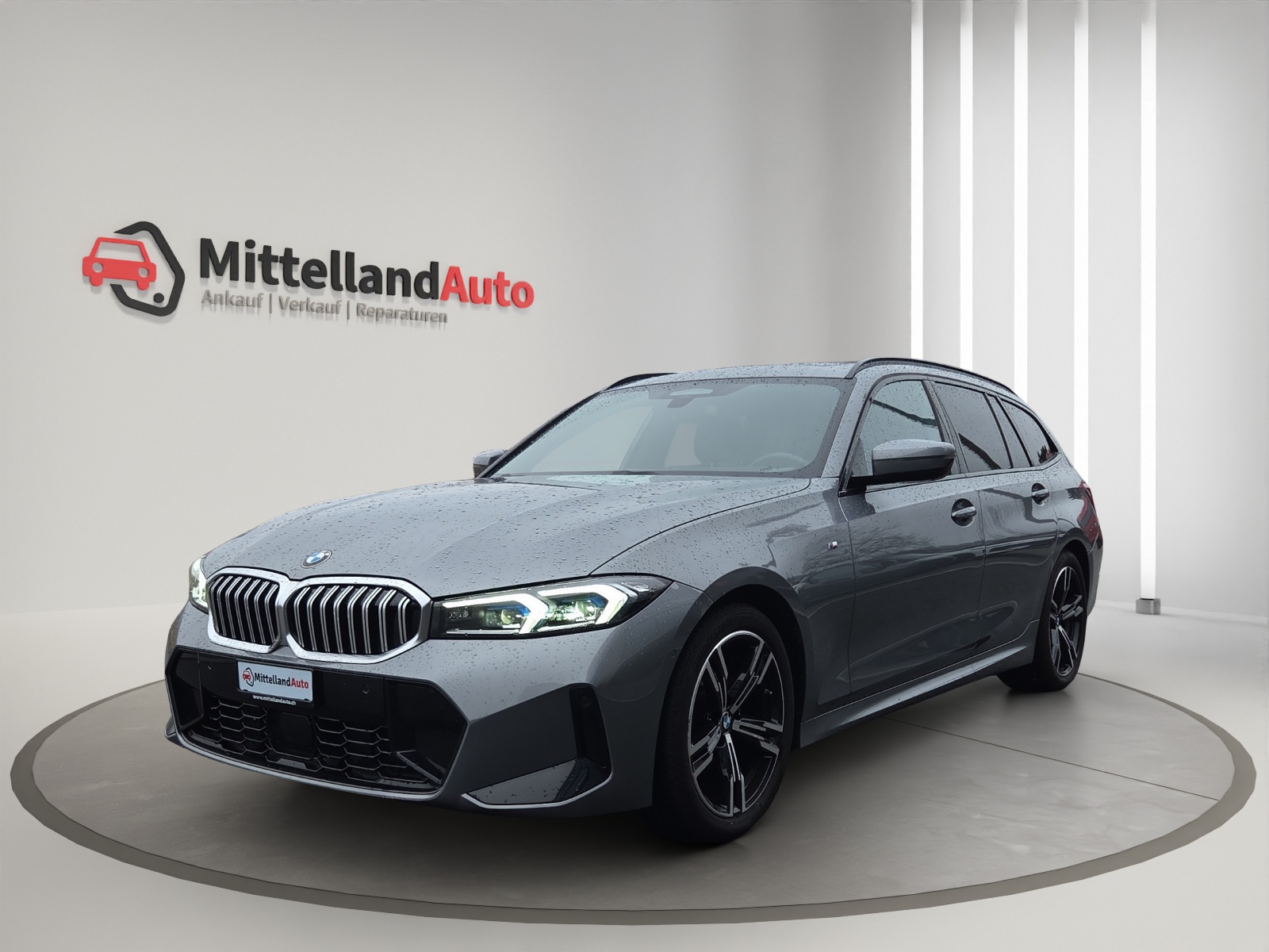 BMW 320d xDrive 48V Touring Steptronic M Sport-image-0