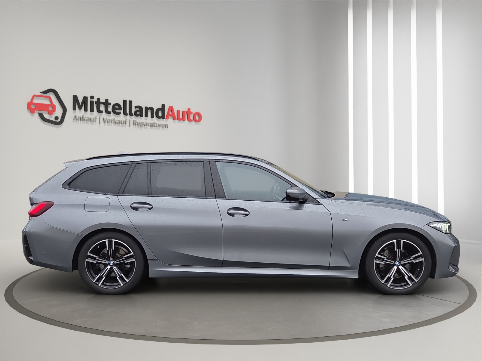BMW 320d xDrive 48V Touring Steptronic M Sport-image-3