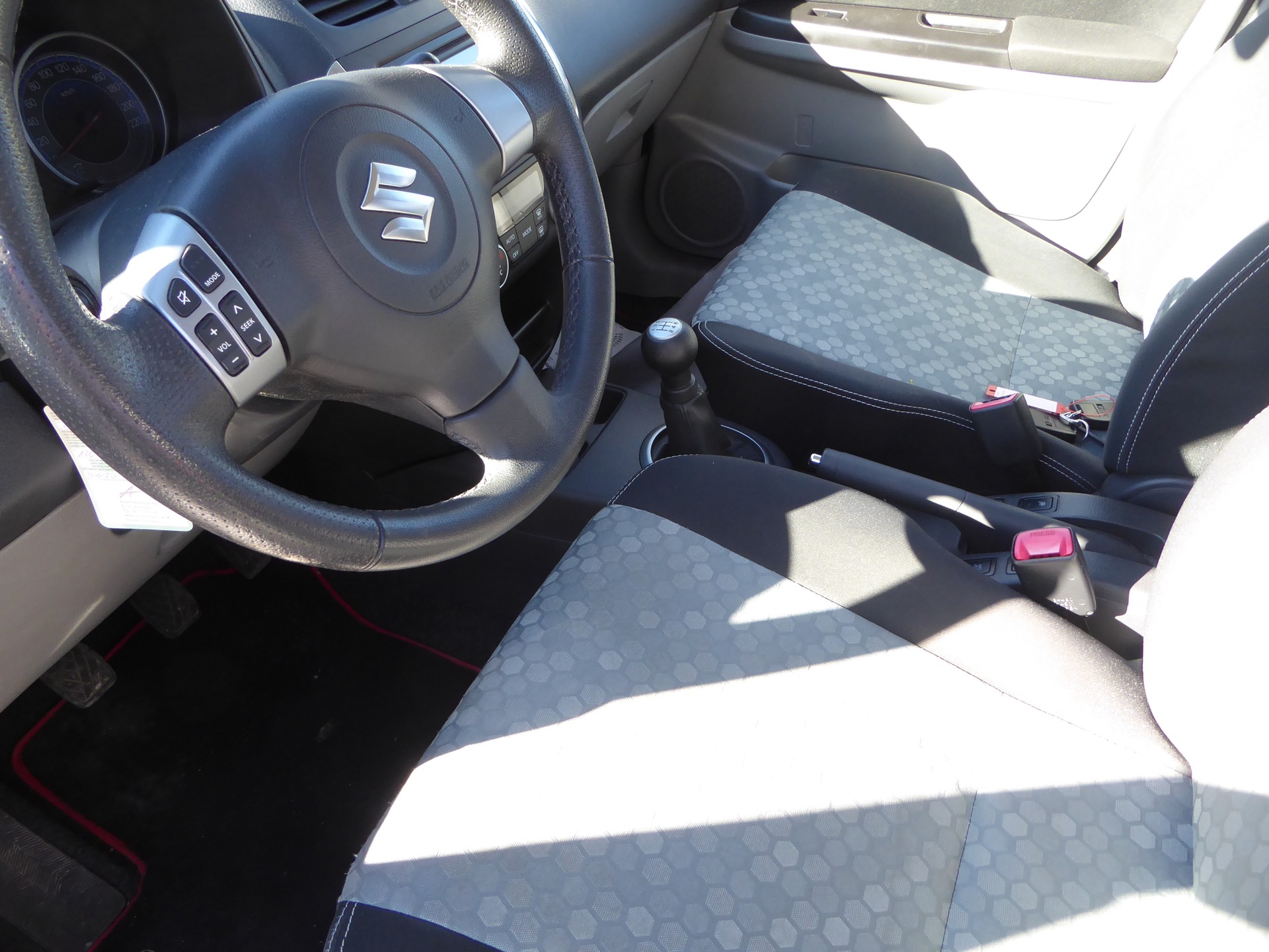 SUZUKI SX4 1.6 16V GL Top Sergio Cellano 4WD-image-3