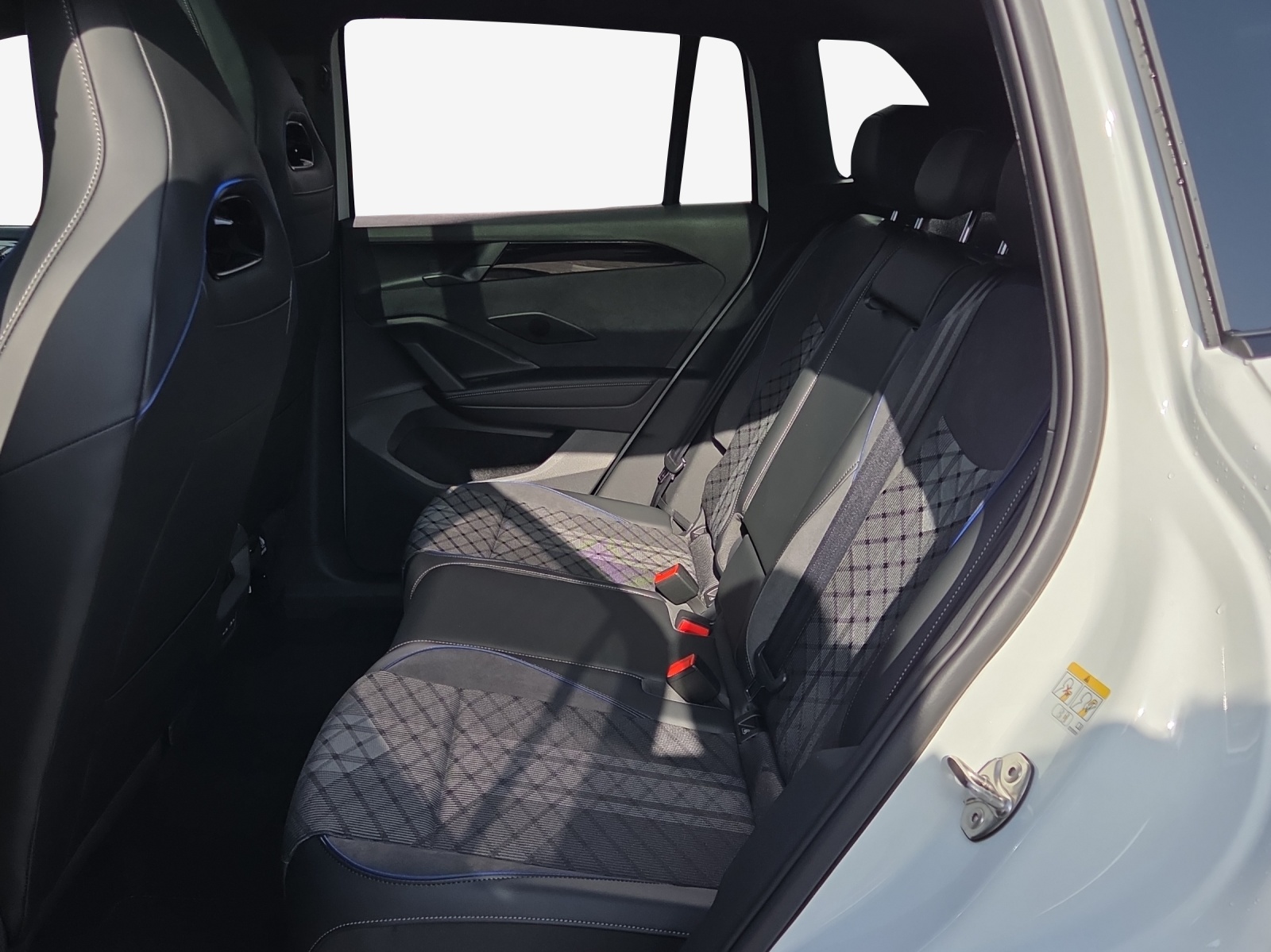 VW Tiguan 2.0 TSI DSG R-Line 4Motion-image-8