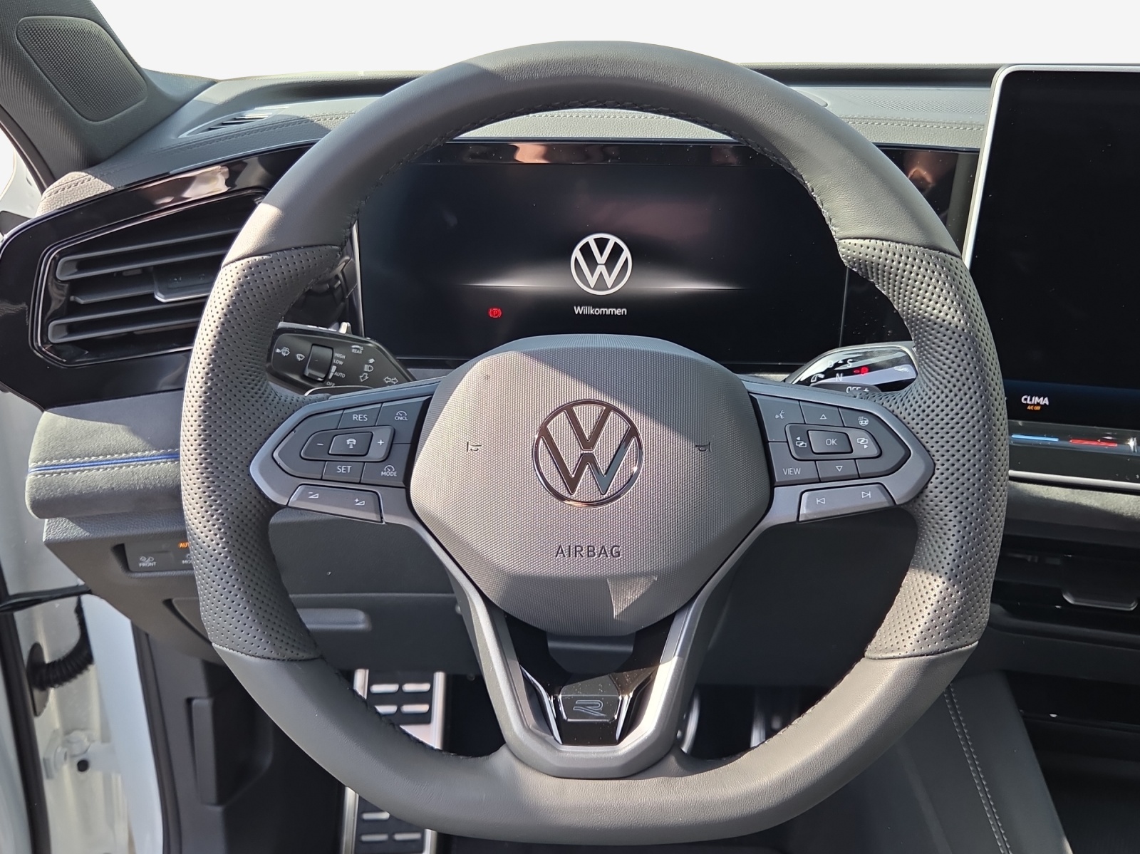 VW Tiguan 2.0 TSI DSG R-Line 4Motion-image-9