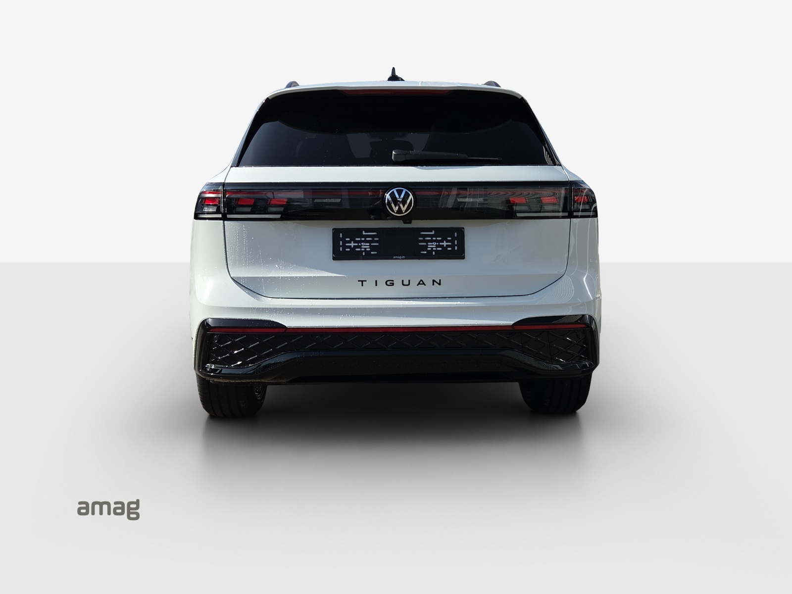 VW Tiguan 2.0 TSI DSG R-Line 4Motion-image-3