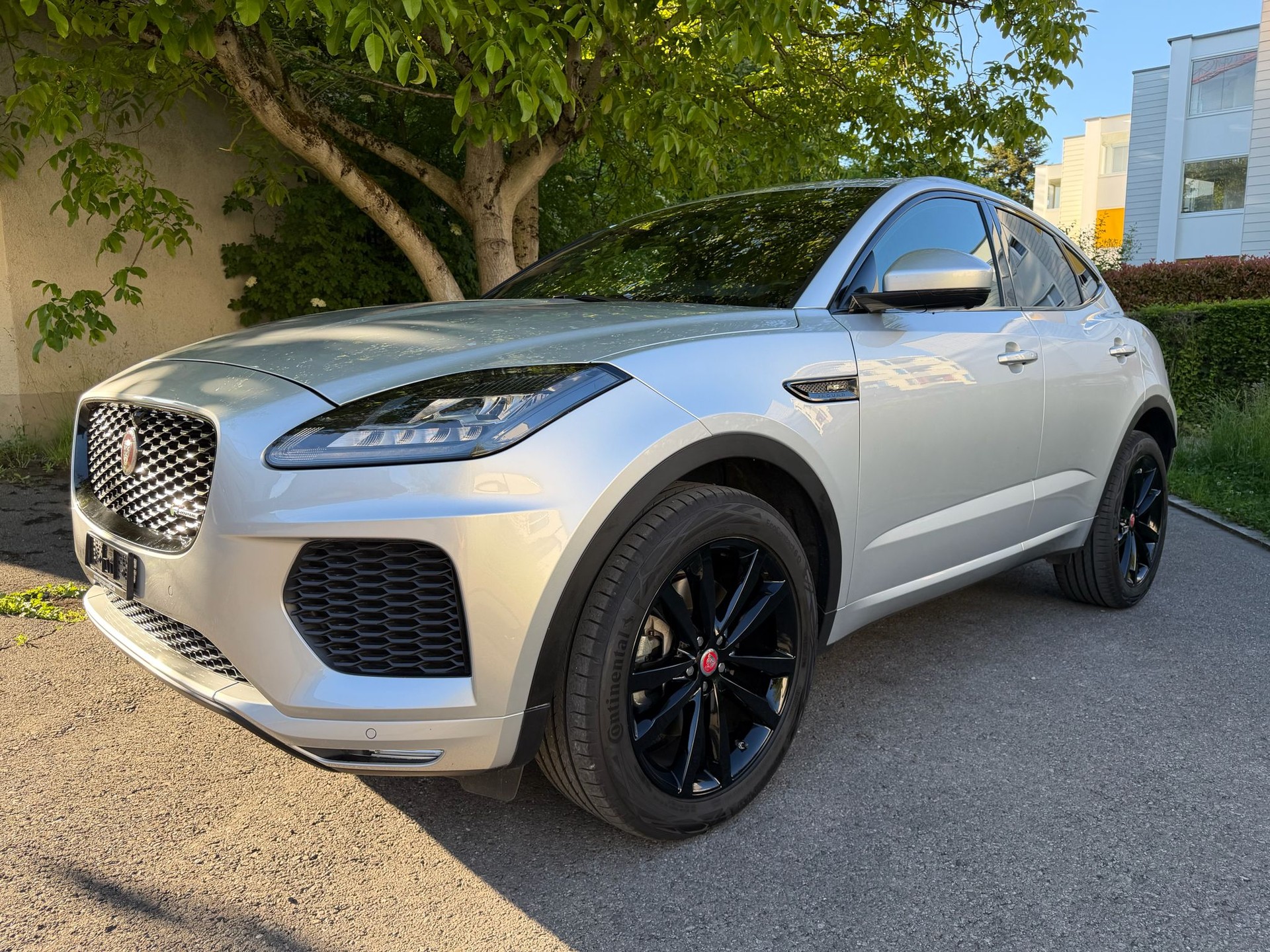JAGUAR E-Pace P200 R-Dynamic S AWD Automatik-image-3
