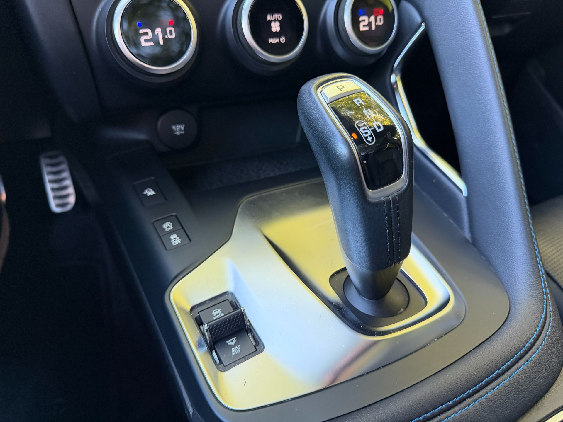 JAGUAR E-Pace P200 R-Dynamic S AWD Automatik-image-27