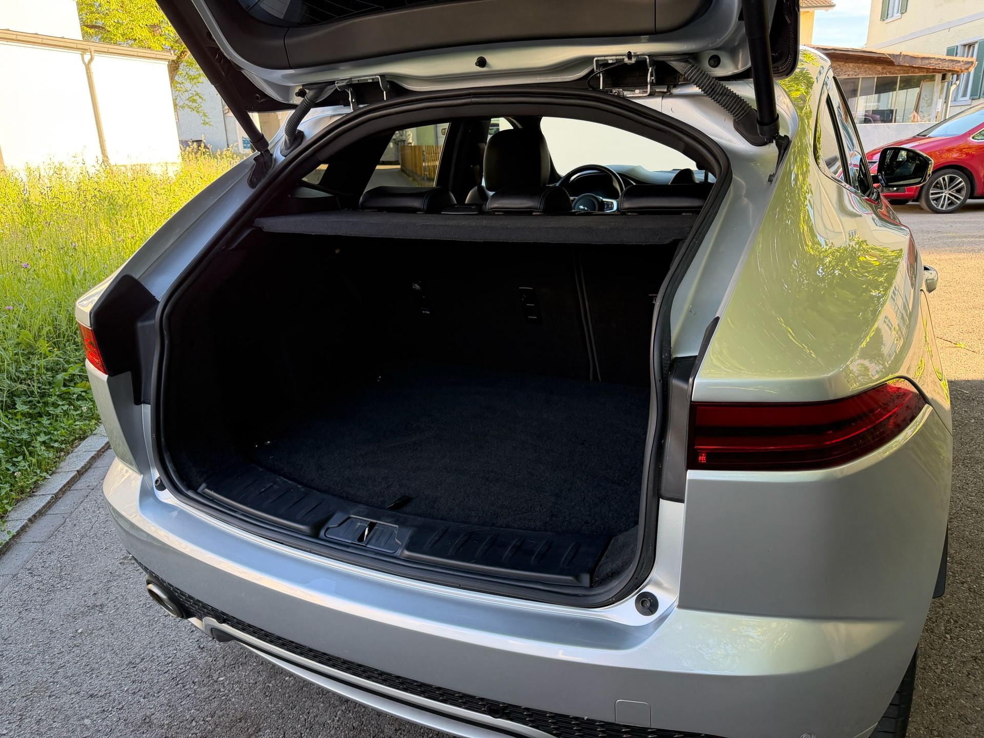 JAGUAR E-Pace P200 R-Dynamic S AWD Automatik-image-11