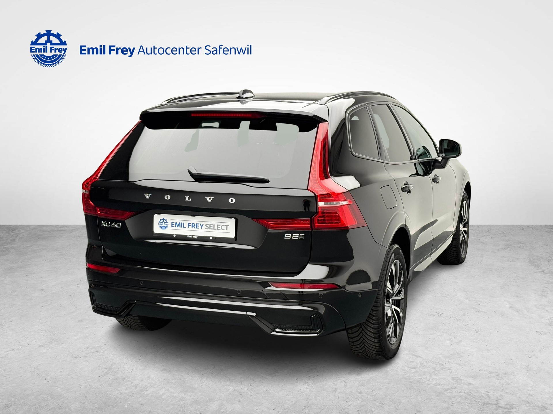 VOLVO XC60 2.0 B5 MH Plus Dark AWD-image-4