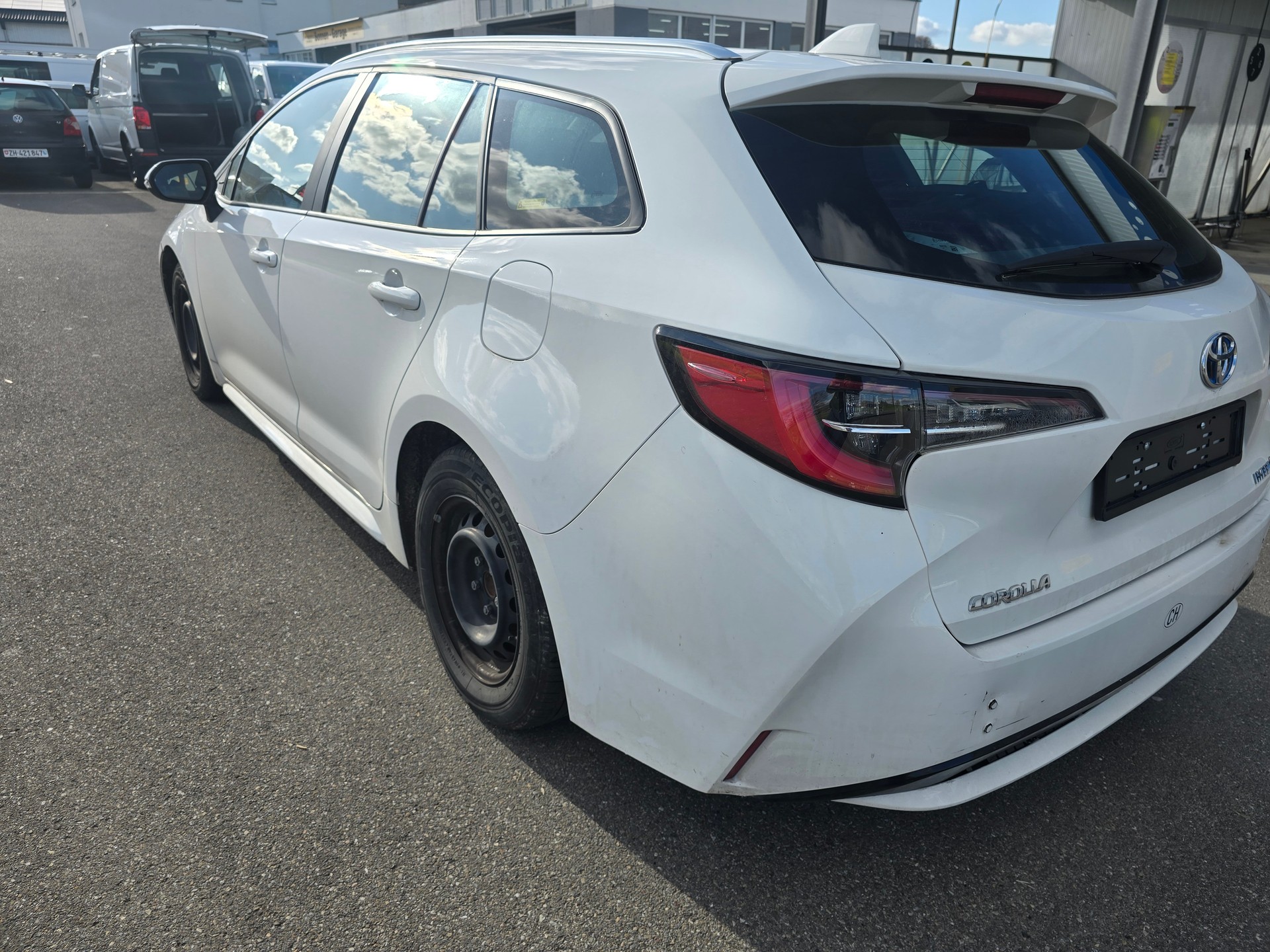 TOYOTA Corolla Touring Sports 1.8 HSD Comfort e-CVT*Unfallfahrzeug-image-5