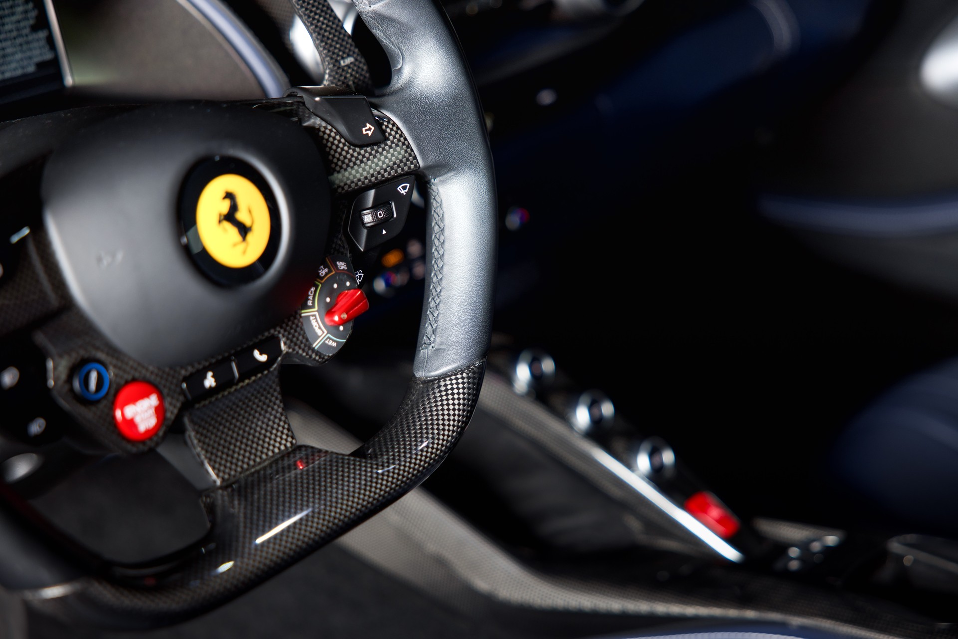 FERRARI 812 Superfast-image-15