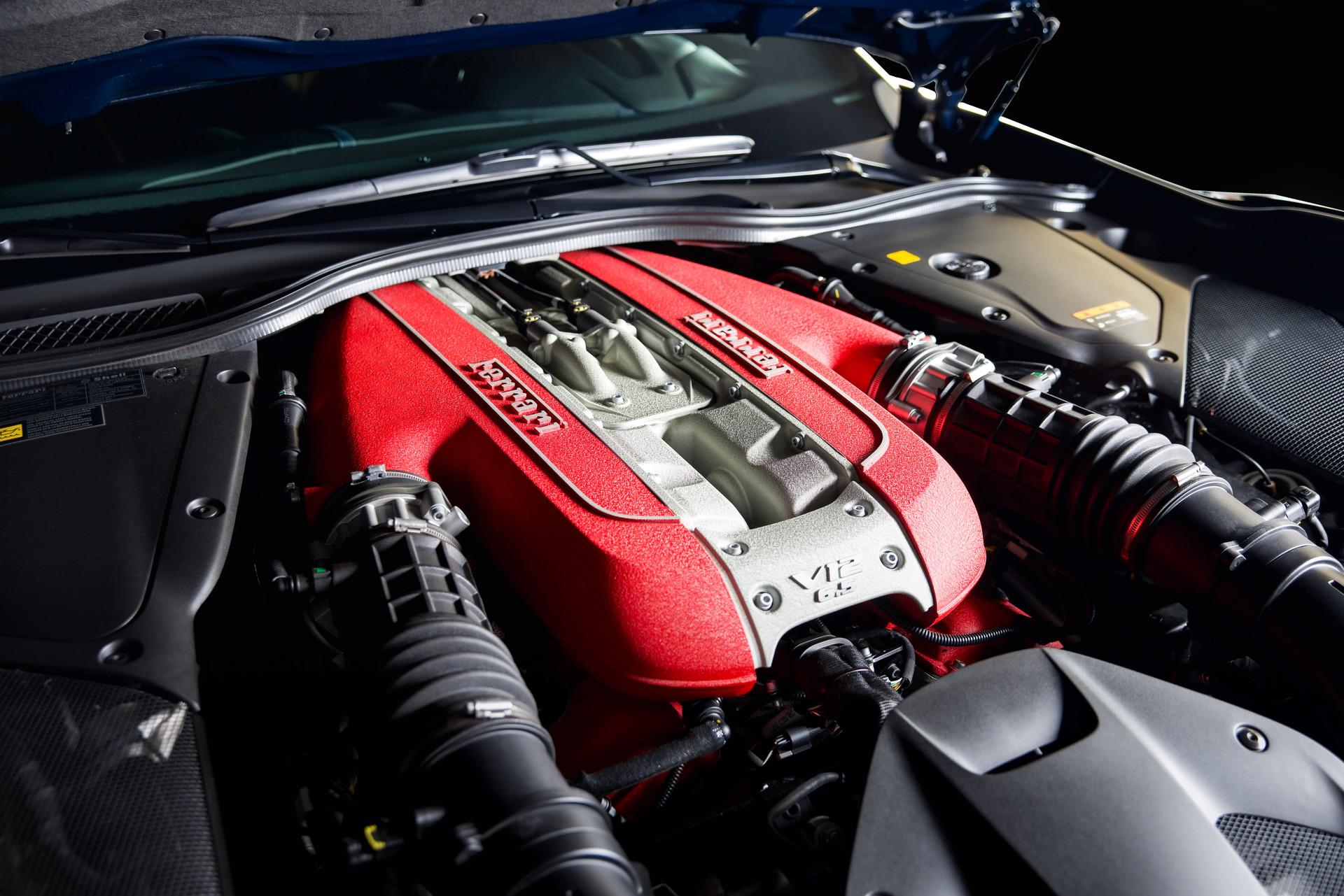 FERRARI 812 Superfast-image-18