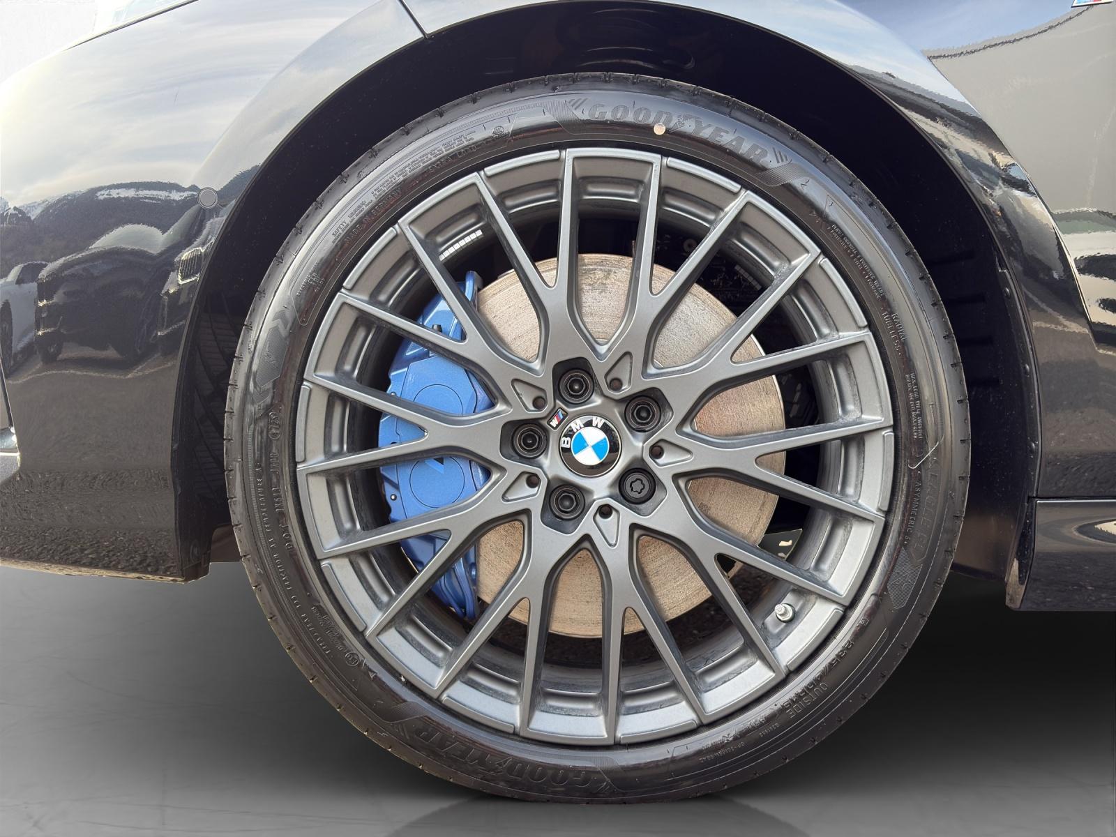 BMW M135i xDrive-image-8