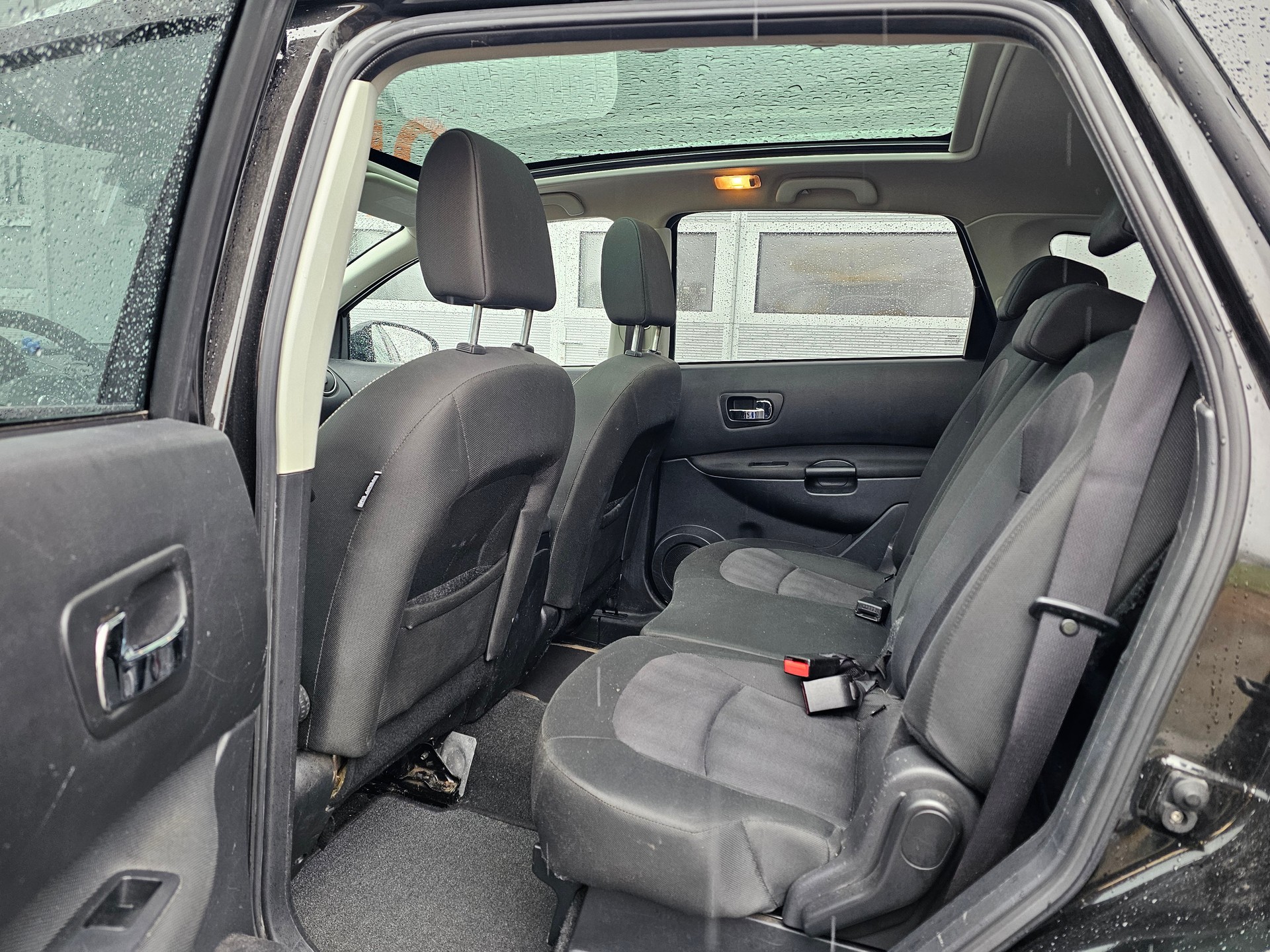 NISSAN Qashqai +2 2.0 dCi 4WD 360 Automatic-image-10