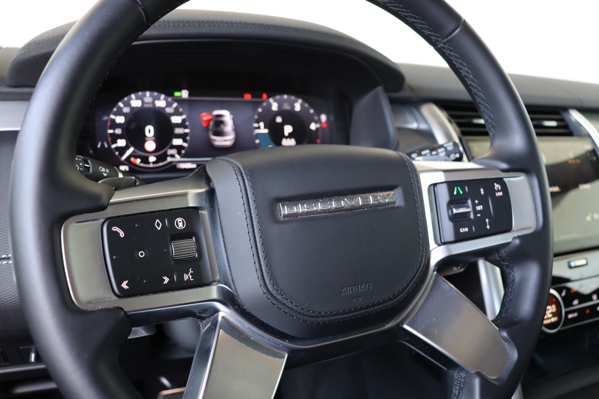 LAND ROVER Discovery 3.0D I6 300 R-Dynamic HSE AWD Automatic-image-22