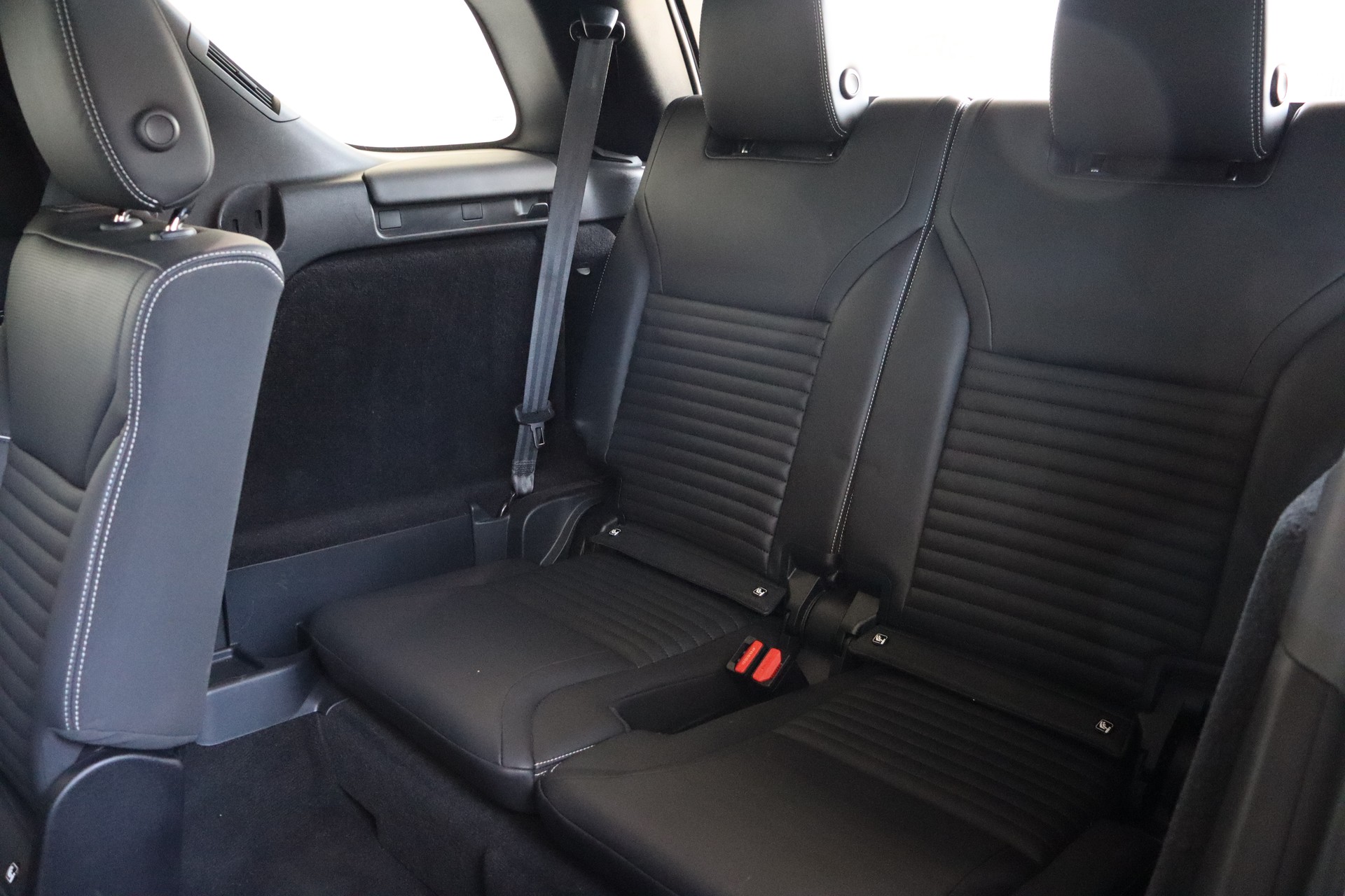 LAND ROVER Discovery 3.0D I6 300 R-Dynamic HSE AWD Automatic-image-18