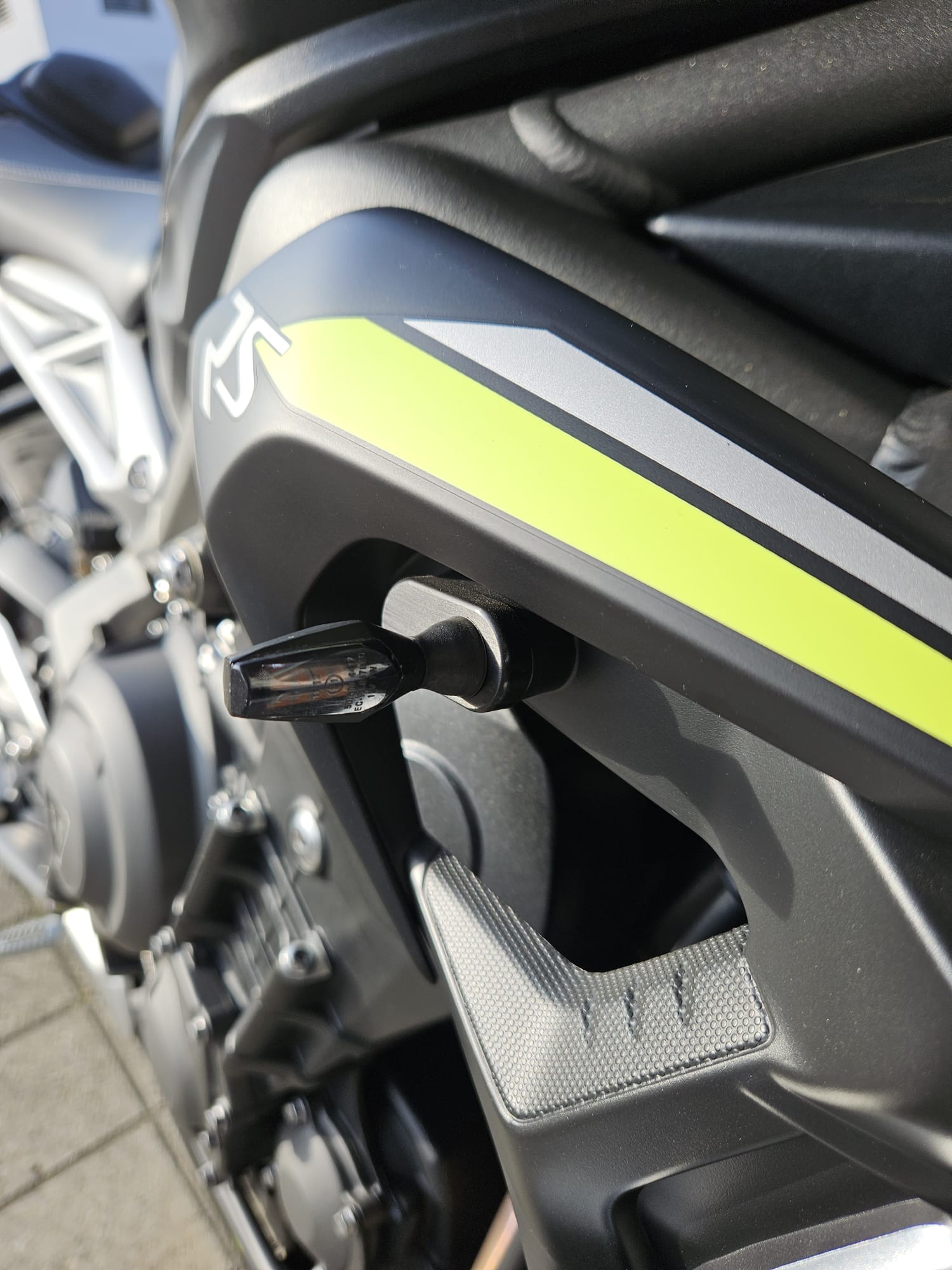 TRIUMPH Street Triple RS 765 ABS-image-8