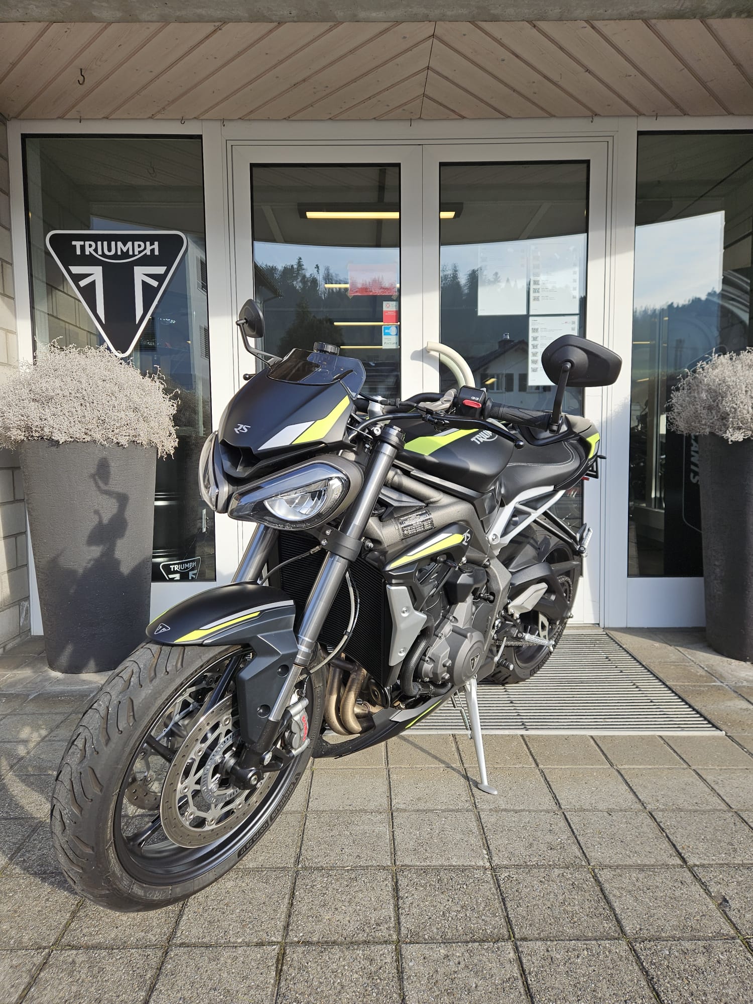 TRIUMPH Street Triple RS 765 ABS-showroom-element-3