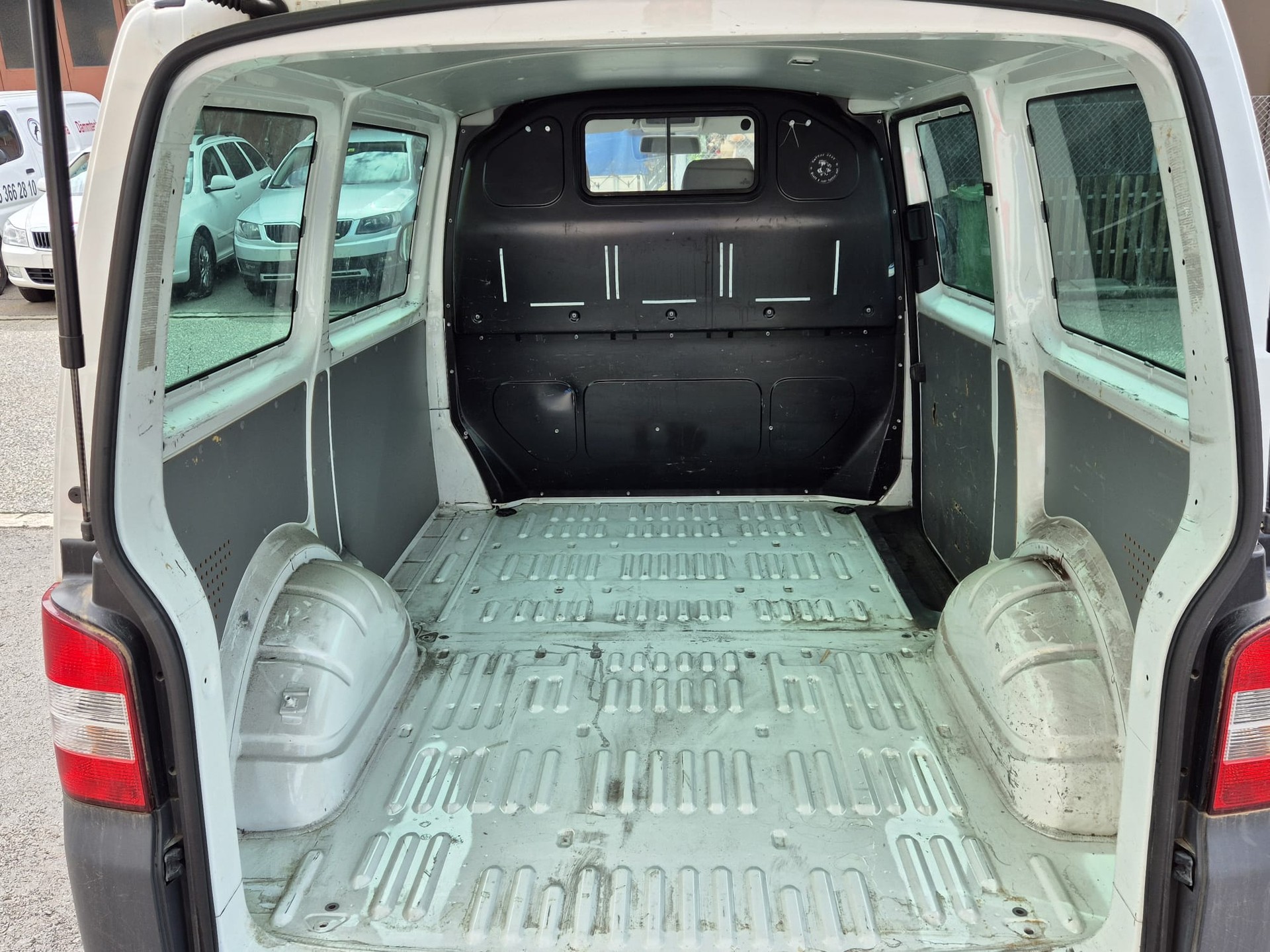 VW T5 2.0 Bi-TDI 4Motion-image-2