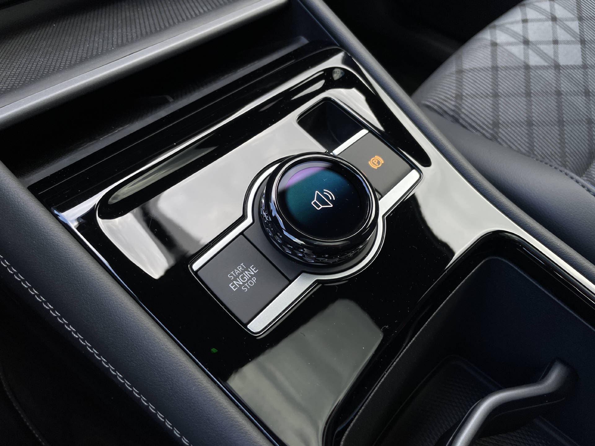 VW Tiguan 1.5 TSI PHEV R-Line DSG-image-19