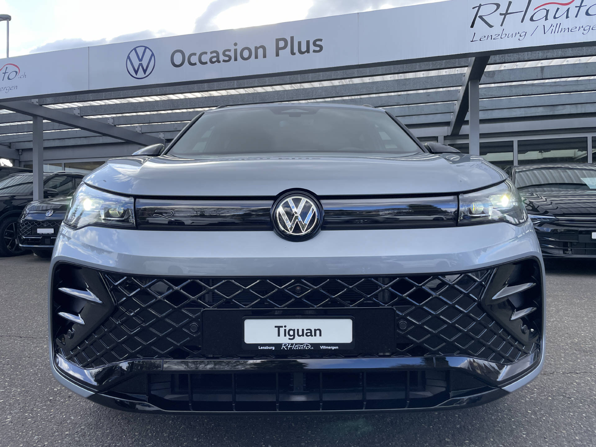 VW Tiguan 1.5 TSI PHEV R-Line DSG-image-1