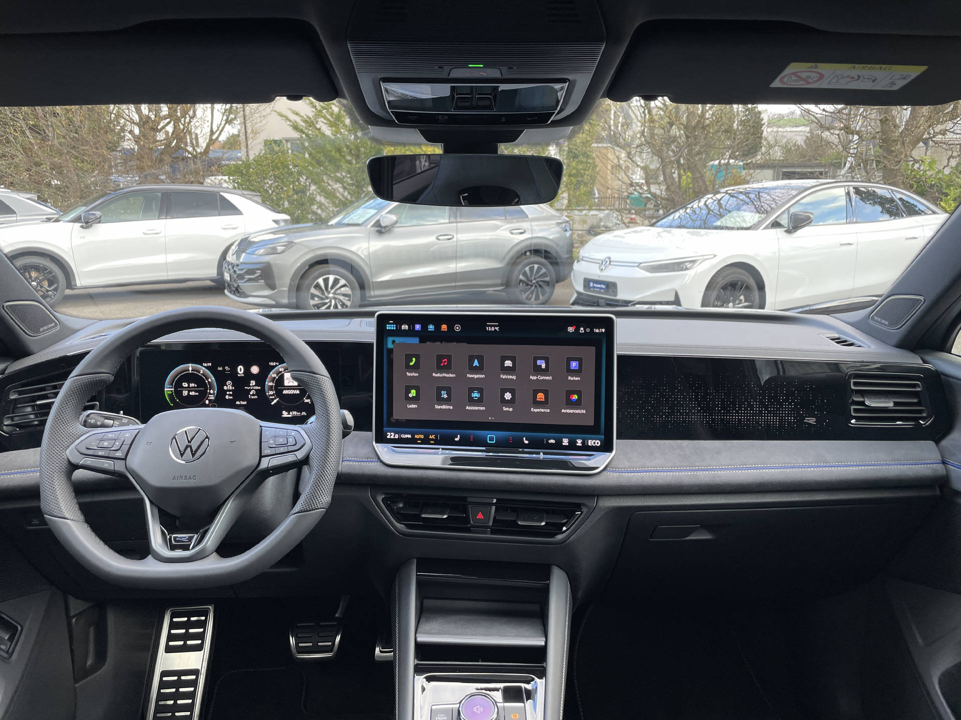 VW Tiguan 1.5 TSI PHEV R-Line DSG-image-11