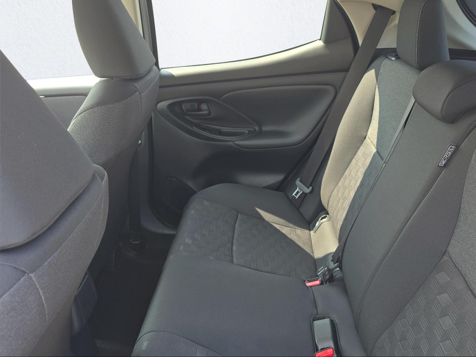 TOYOTA Yaris 1.5 VVT-i HSD Trend-image-13